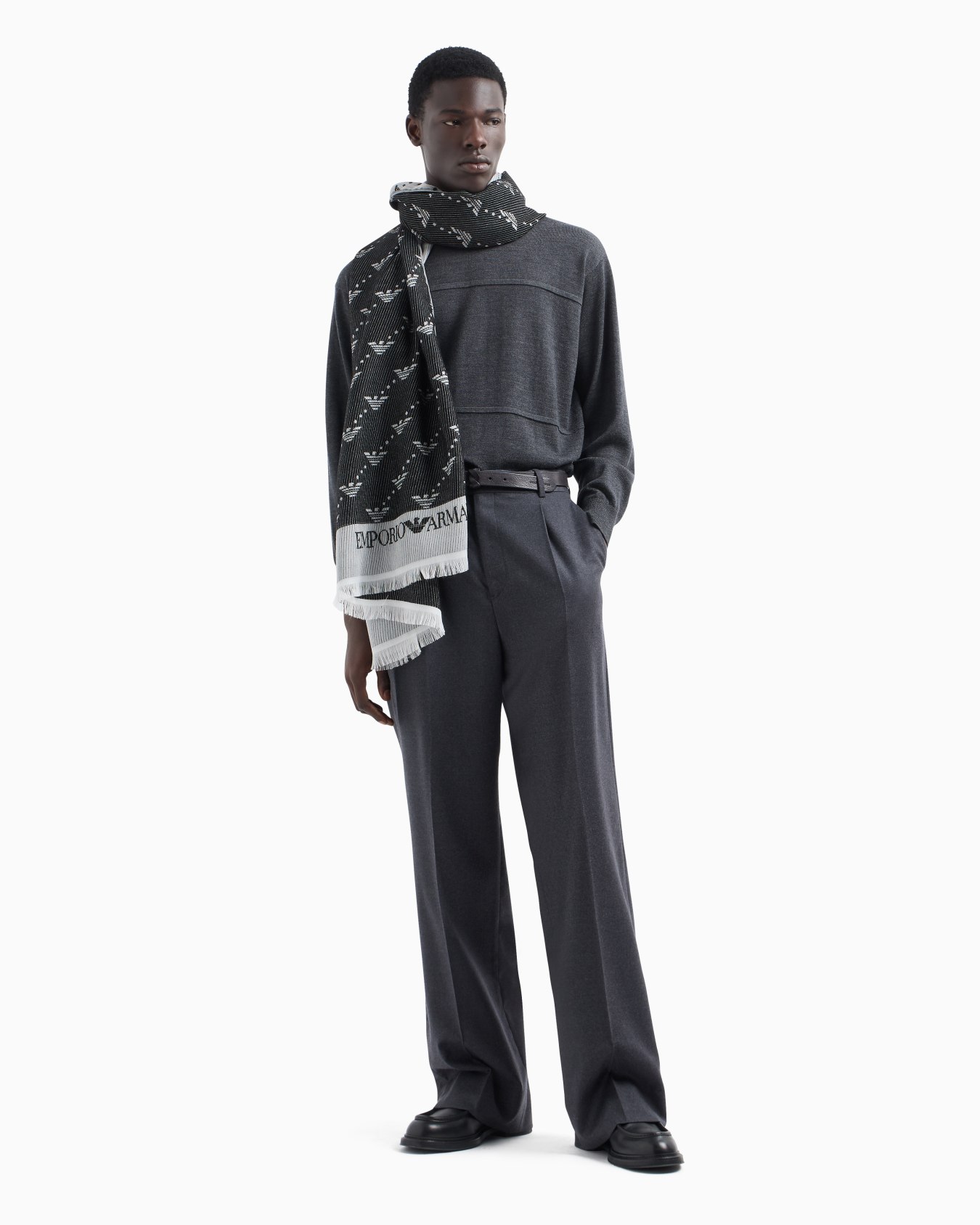 Virgin wool jumper with oversized colour-block stripes Slide 3