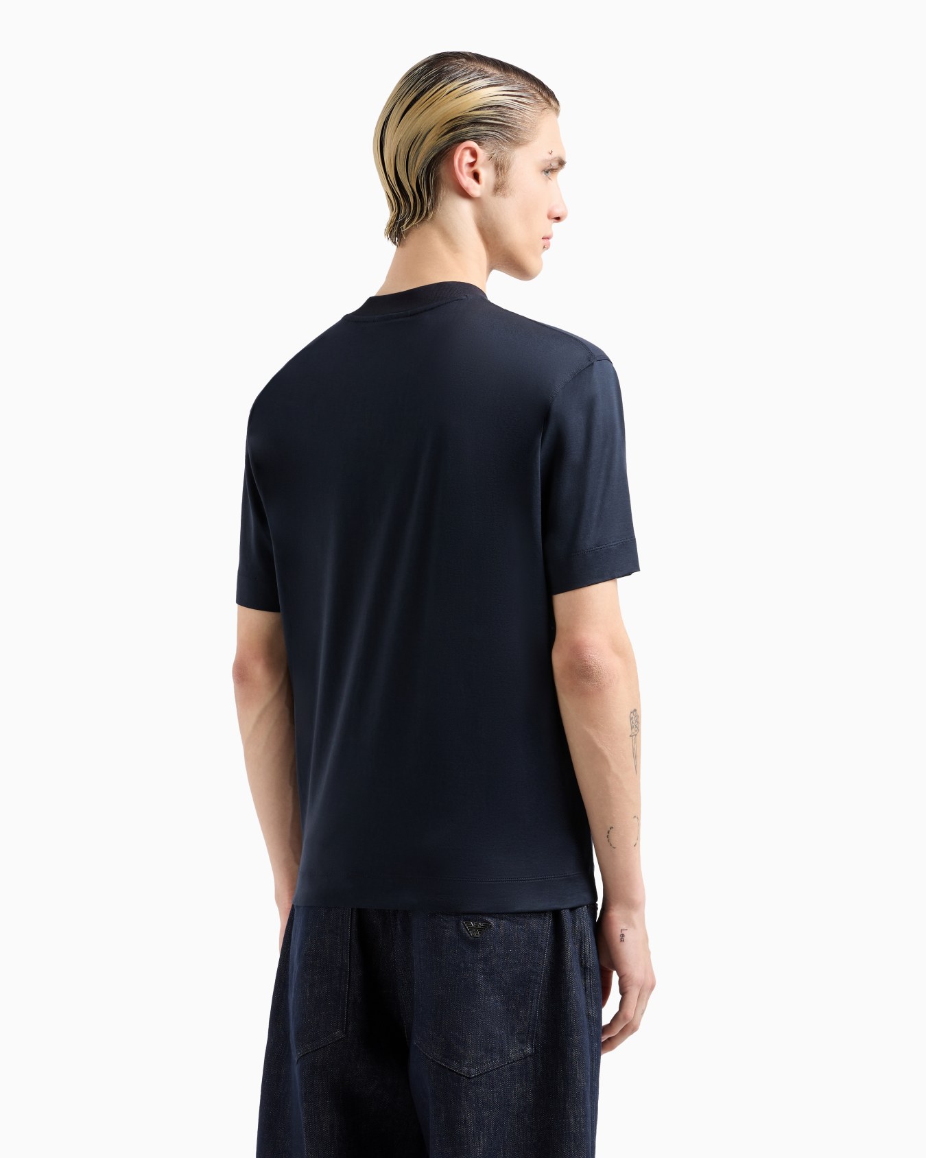 Camiseta en punto de mezcla de lyocell con logotipo bordado en relieve  Diapositiva 2