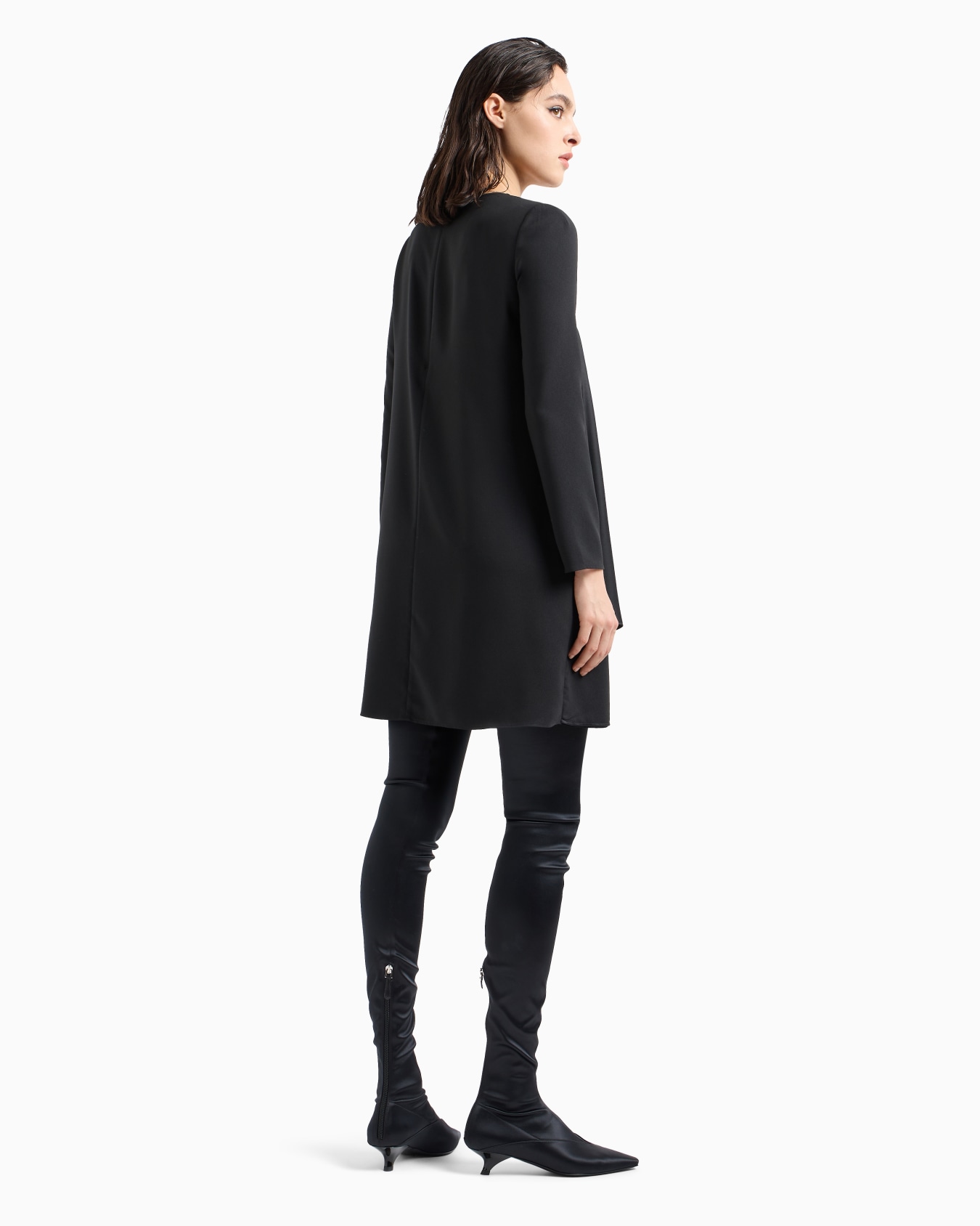 Satin crêpe tunic dress with oversized ruffle Slide 3