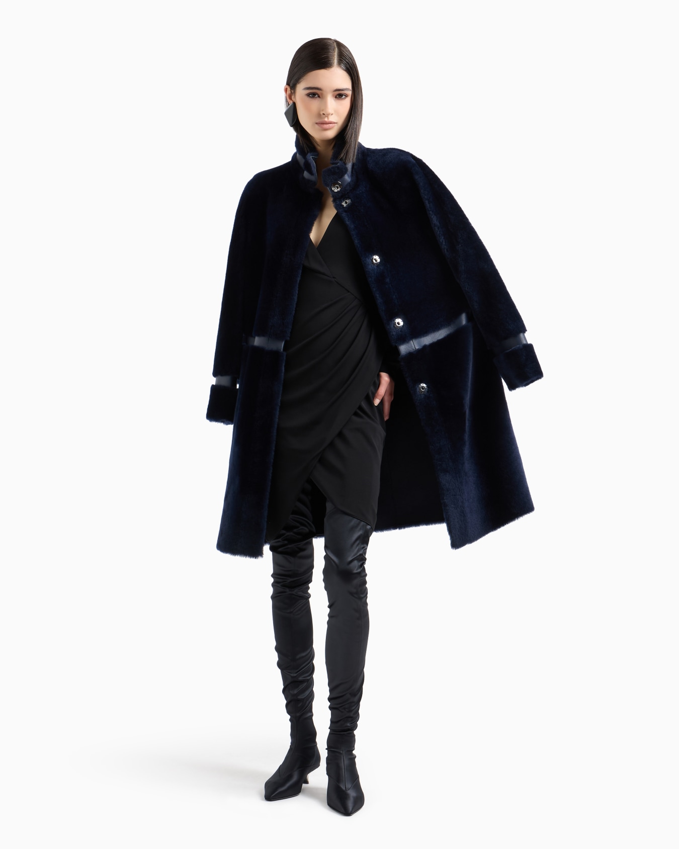 Vestido con escote cruzado y drapeado en punto interlock elástico efecto crepé Diapositiva 3