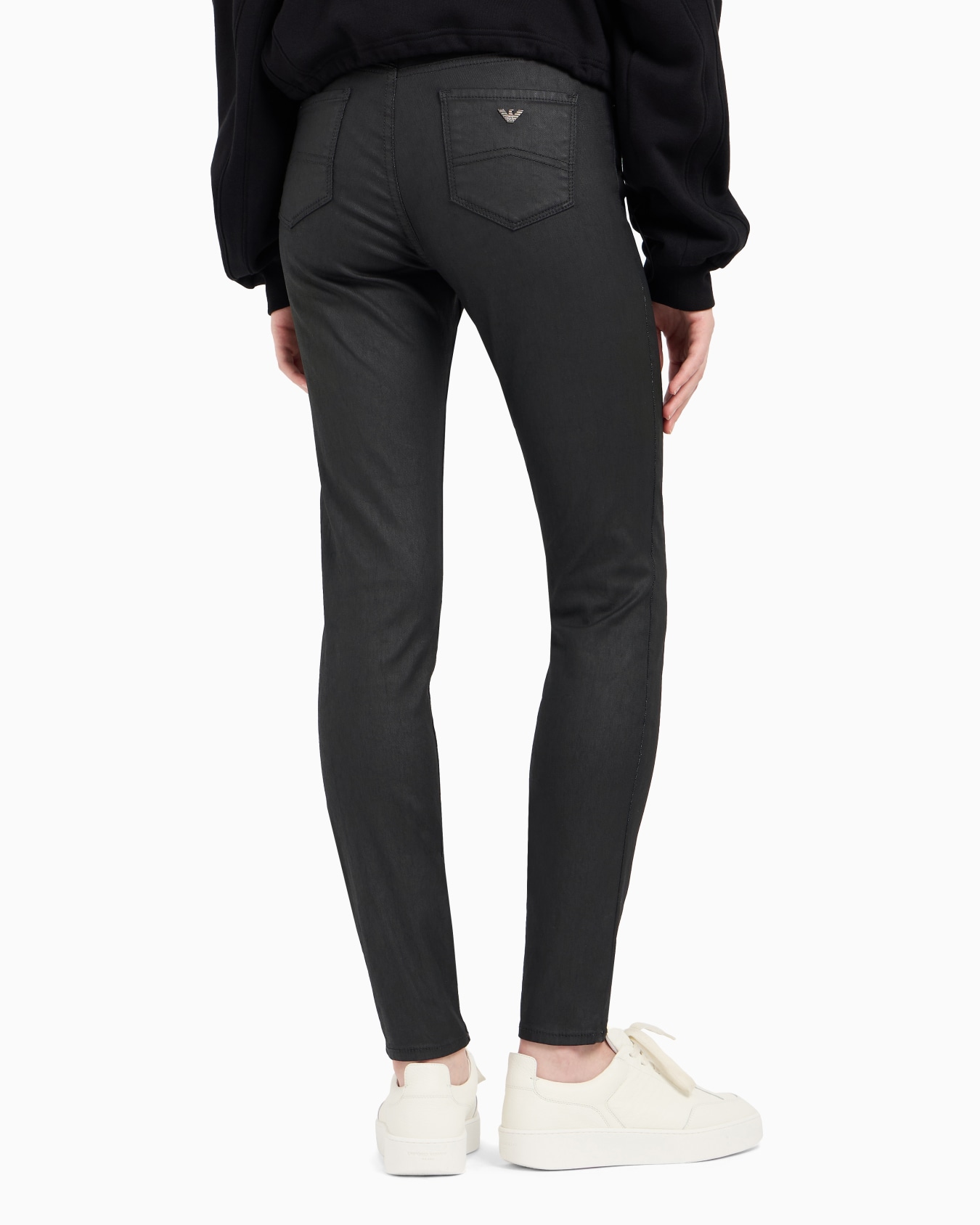 Jeans J20 mit hohem Bund und sehr schmalem Bein aus beschichtetem Stretch-Denim Folie 2