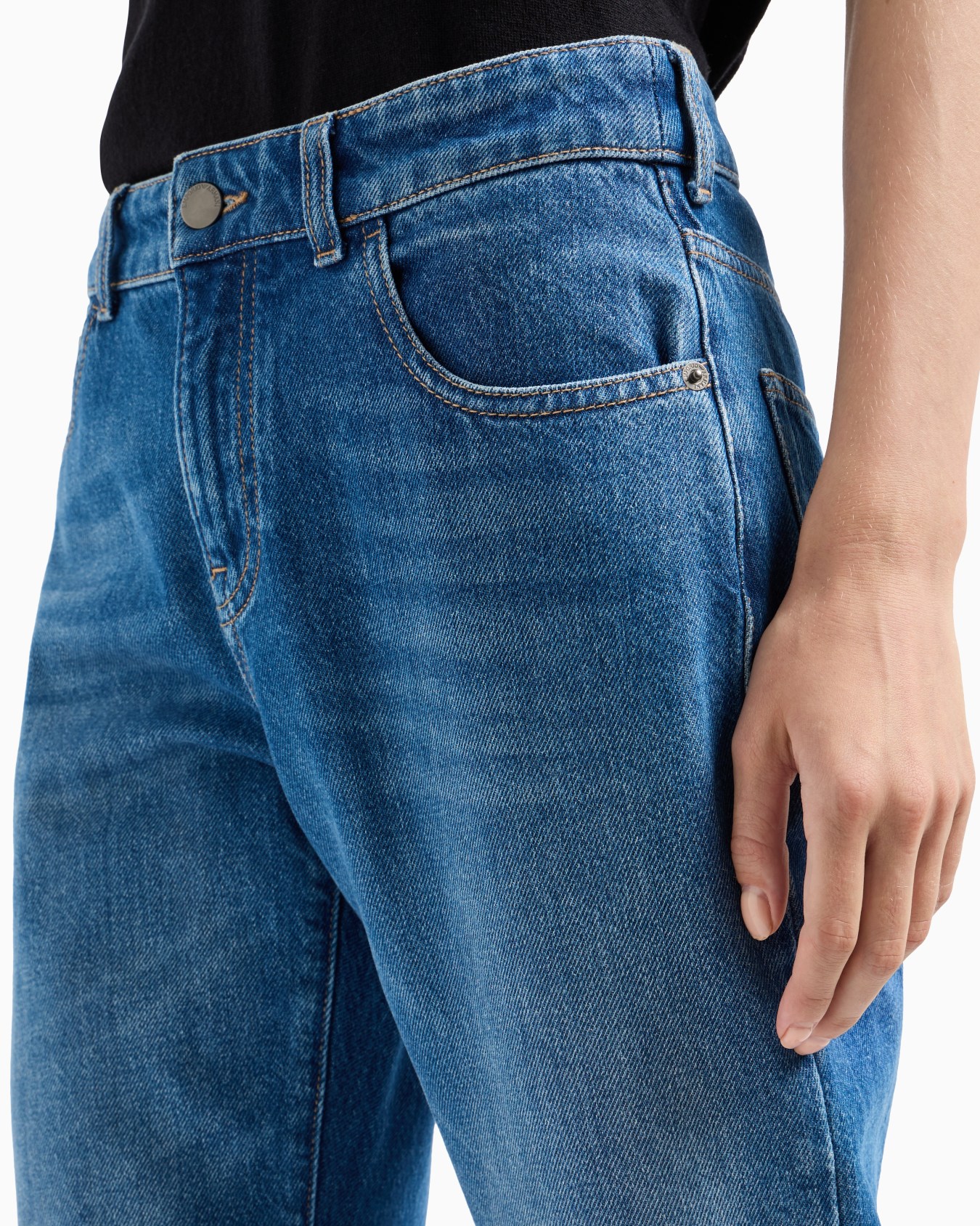 J36 mid-rise, straight-leg, vintage-look denim jeans Slide 4