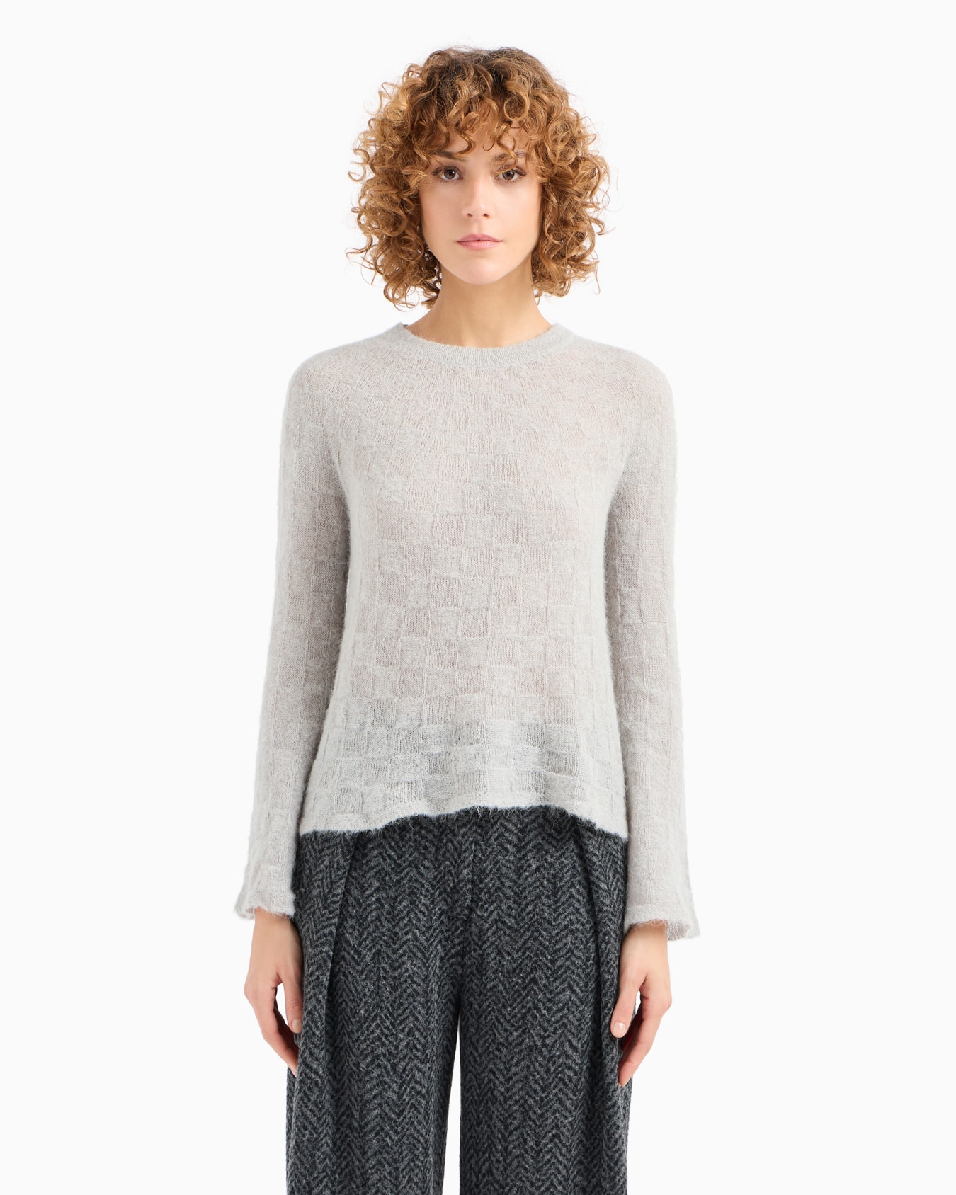 Seamless alpaca jumper with a check motif Slide 2