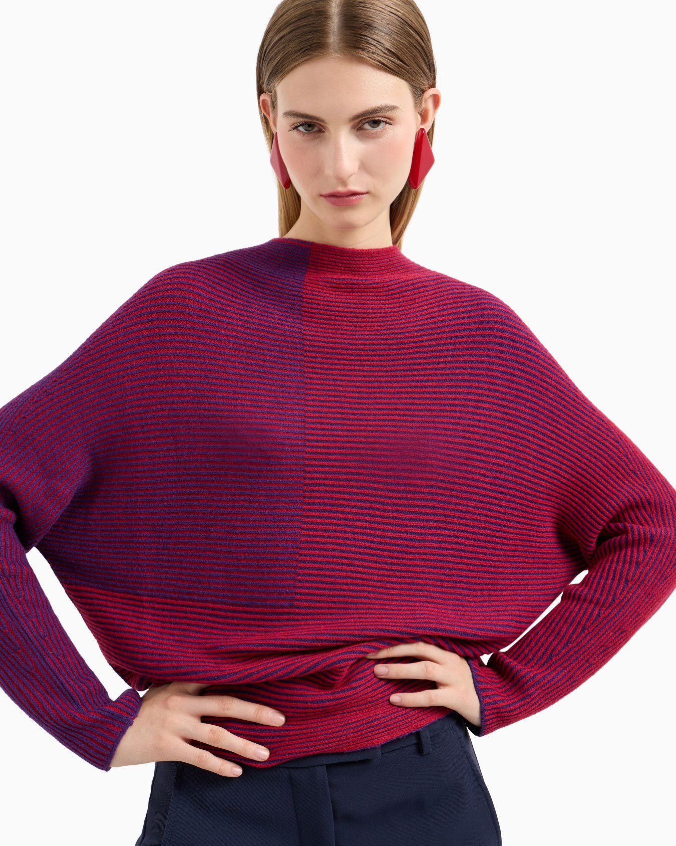 Maglione con maniche pipistrello in tessuto a coste inglesi bicolore Slide 4