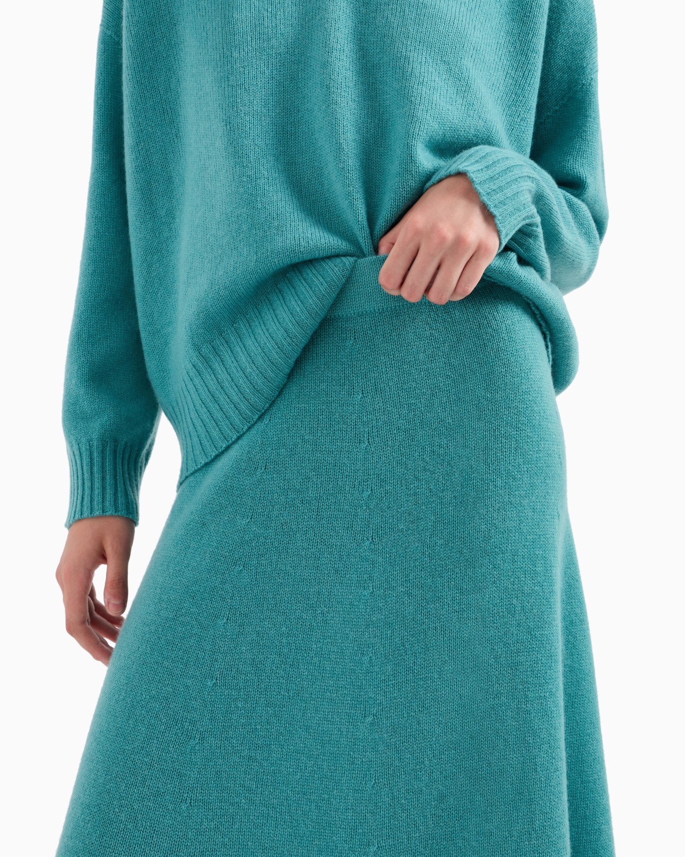 Seamless plain virgin wool midi skirt 슬라이드 4