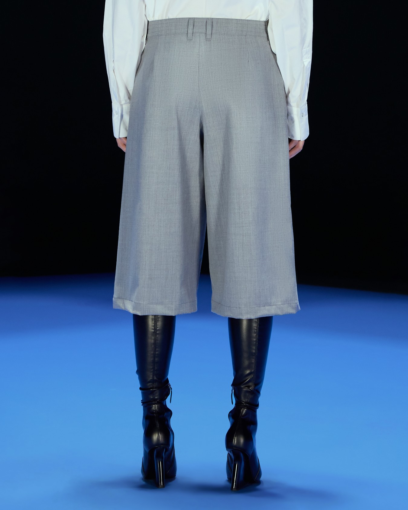 ASV Black Blue capsule collection wool-blend Bermuda shorts with pleats Slide 3
