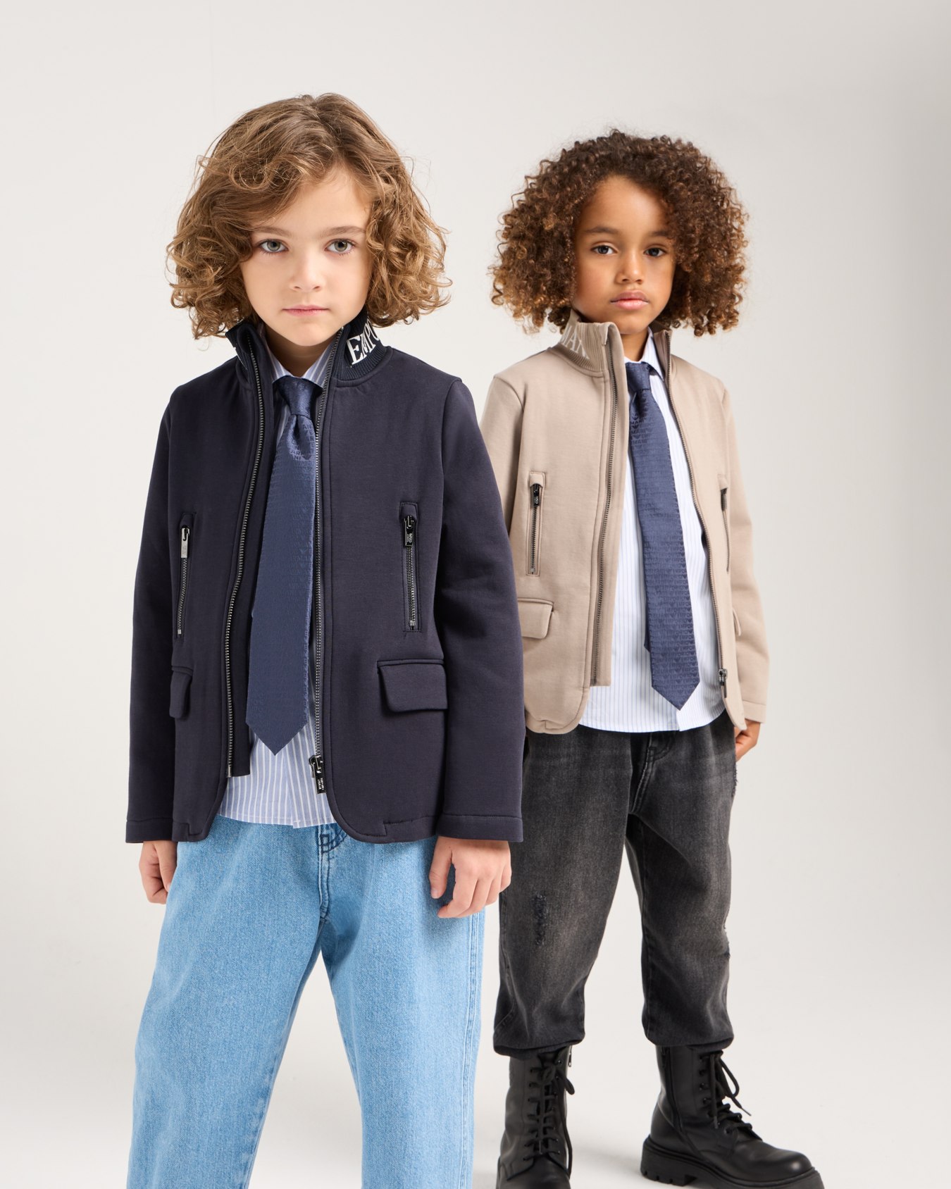 Giacca full zip in double jersey con collo logato Slide 3