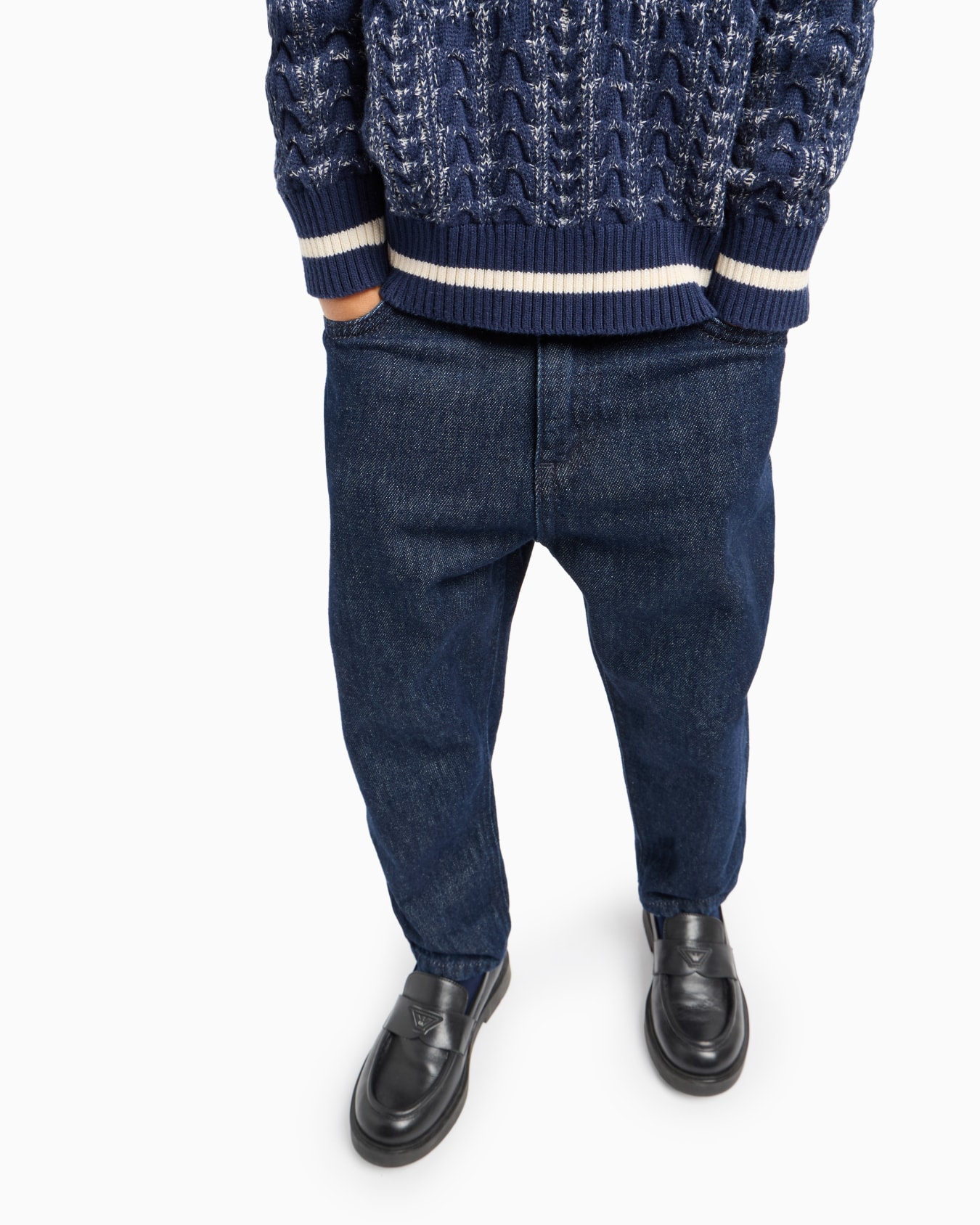 Vaqueros de denim con pernera ovalada Diapositiva 4