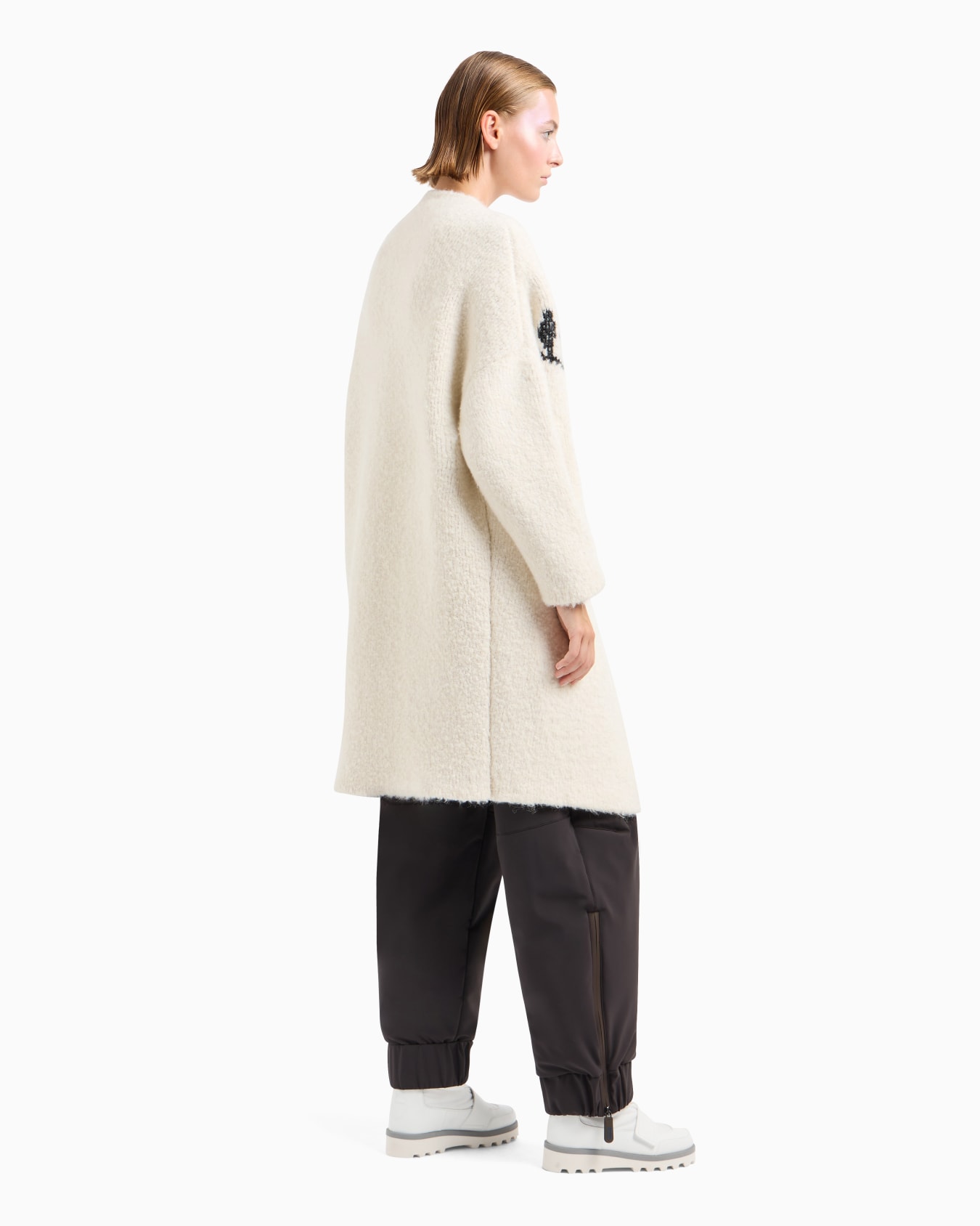 Manteau en alpaga, laine et soie avec incrustation florale Diapositive 2