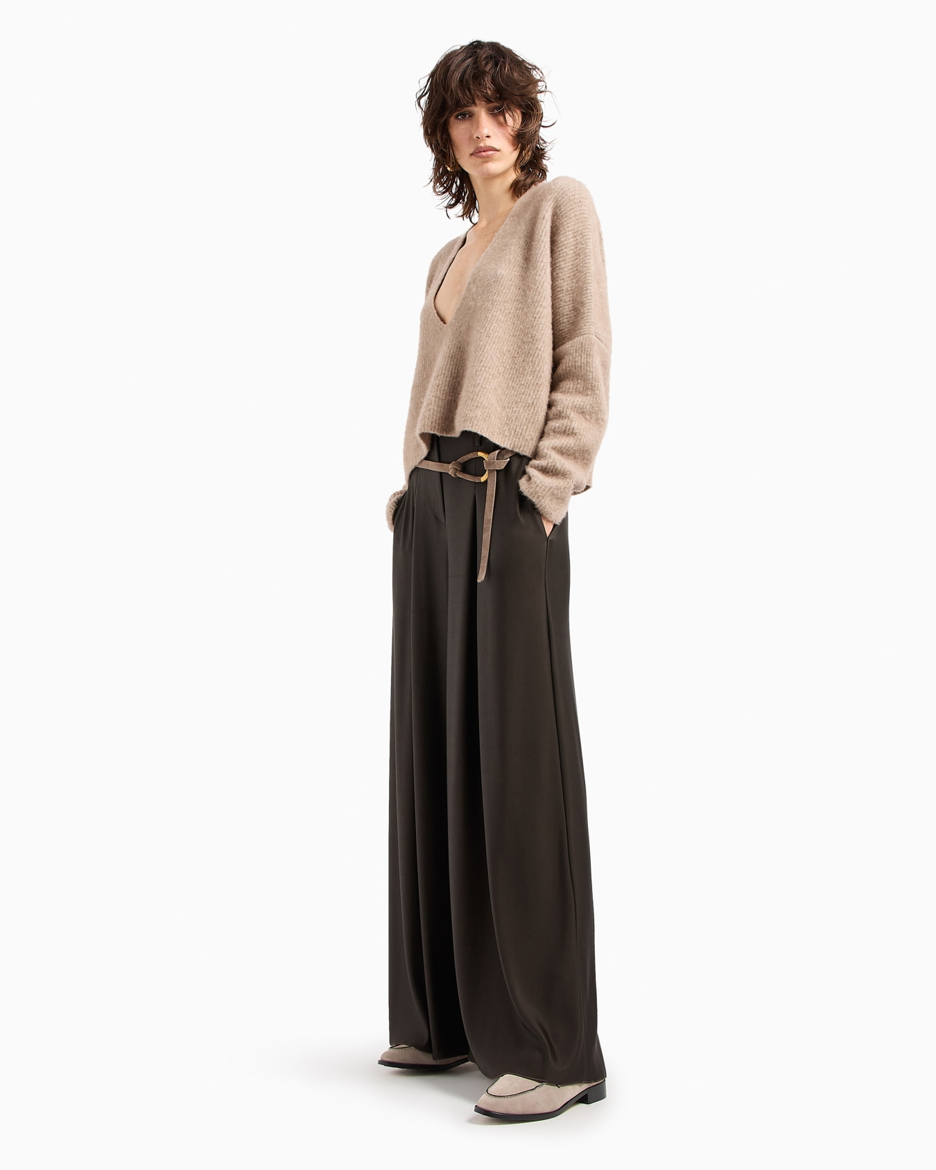 Pullover mit weitem Ausschnitt aus geripptem Kaschmir und Seide mit Stretchanteil Folie 4