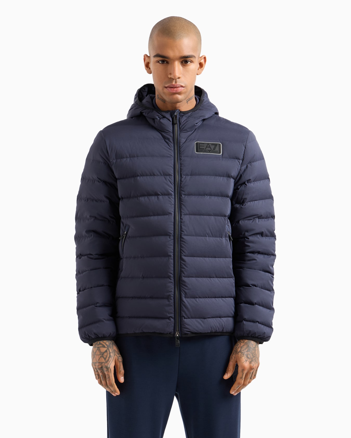 Chaqueta de plumas con capucha de tejido técnico Diapositiva 1