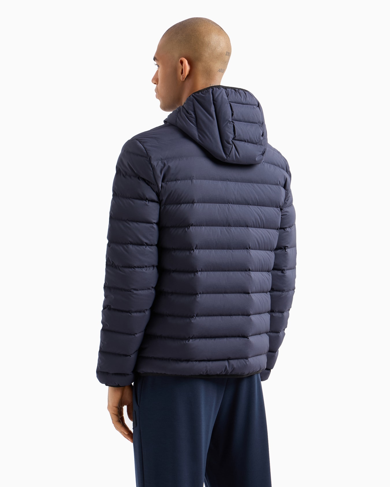 Chaqueta de plumas con capucha de tejido técnico Diapositiva 2