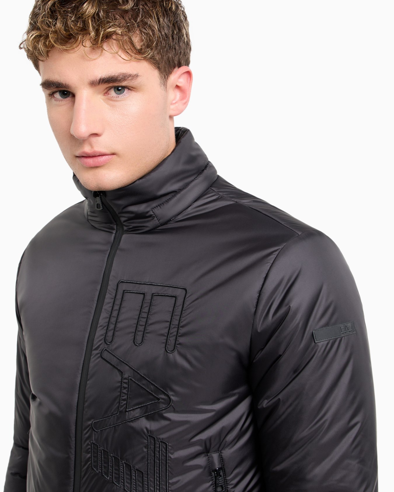 Giacca imbottita con cappuccio in tessuto tecnico Slide 4