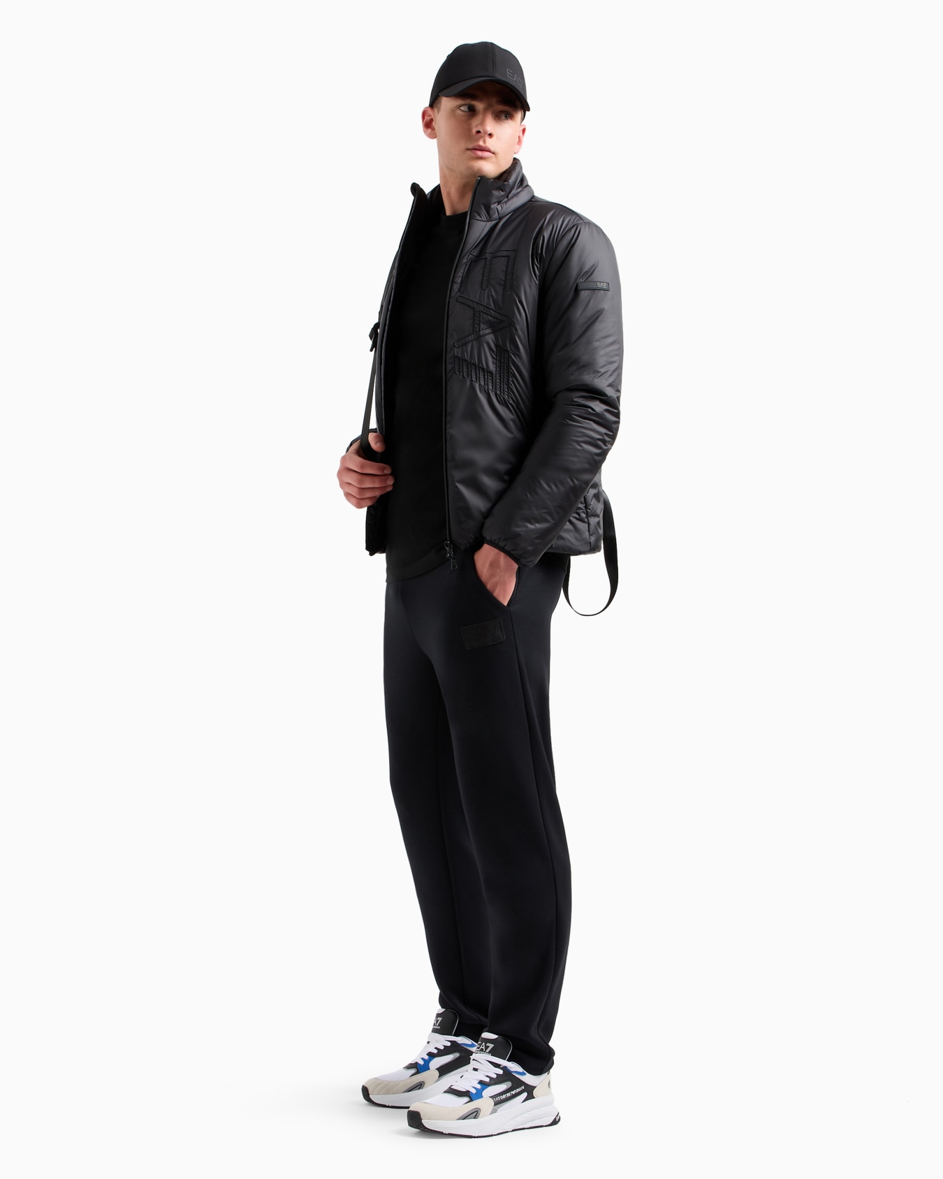 Giacca imbottita con cappuccio in tessuto tecnico Slide 3