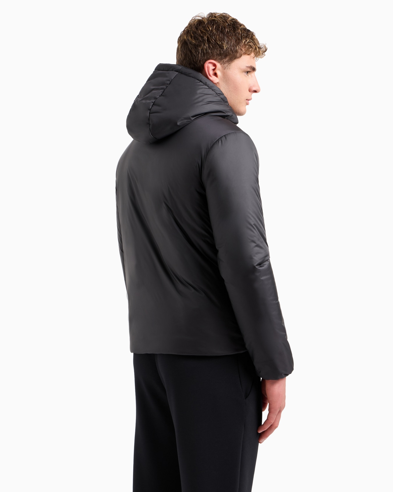 Giacca imbottita con cappuccio in tessuto tecnico Slide 2