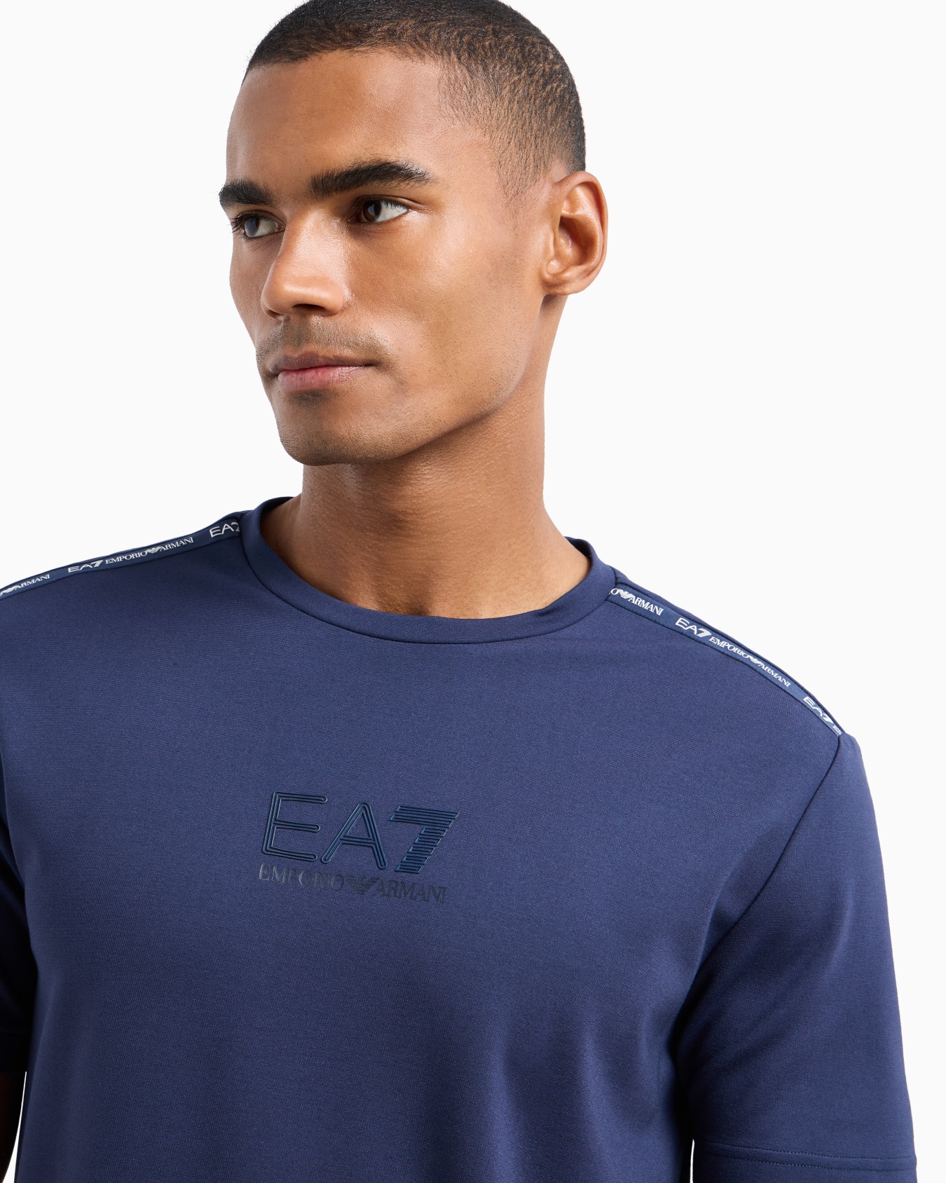 Logo Series T-Shirt mit Rundhalsausschnitt aus elastischer Viskose-Mischung Folie 4