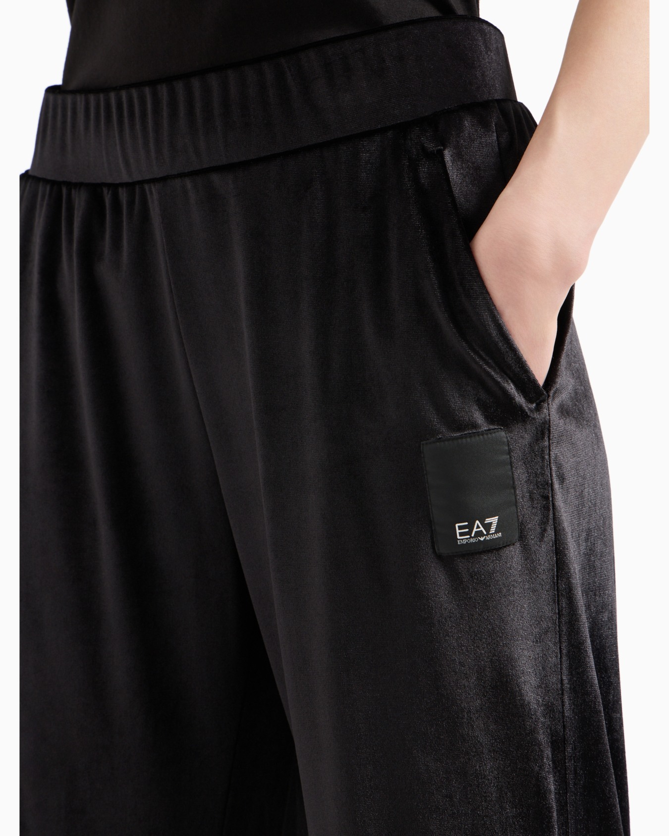 Athletic Velour Sportliche Hose mit weitem Bein Folie 4