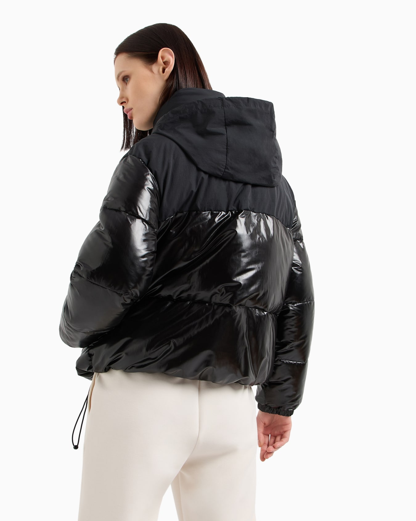 Veste matelassée en cuir verni et tissu mat Diapositive 2