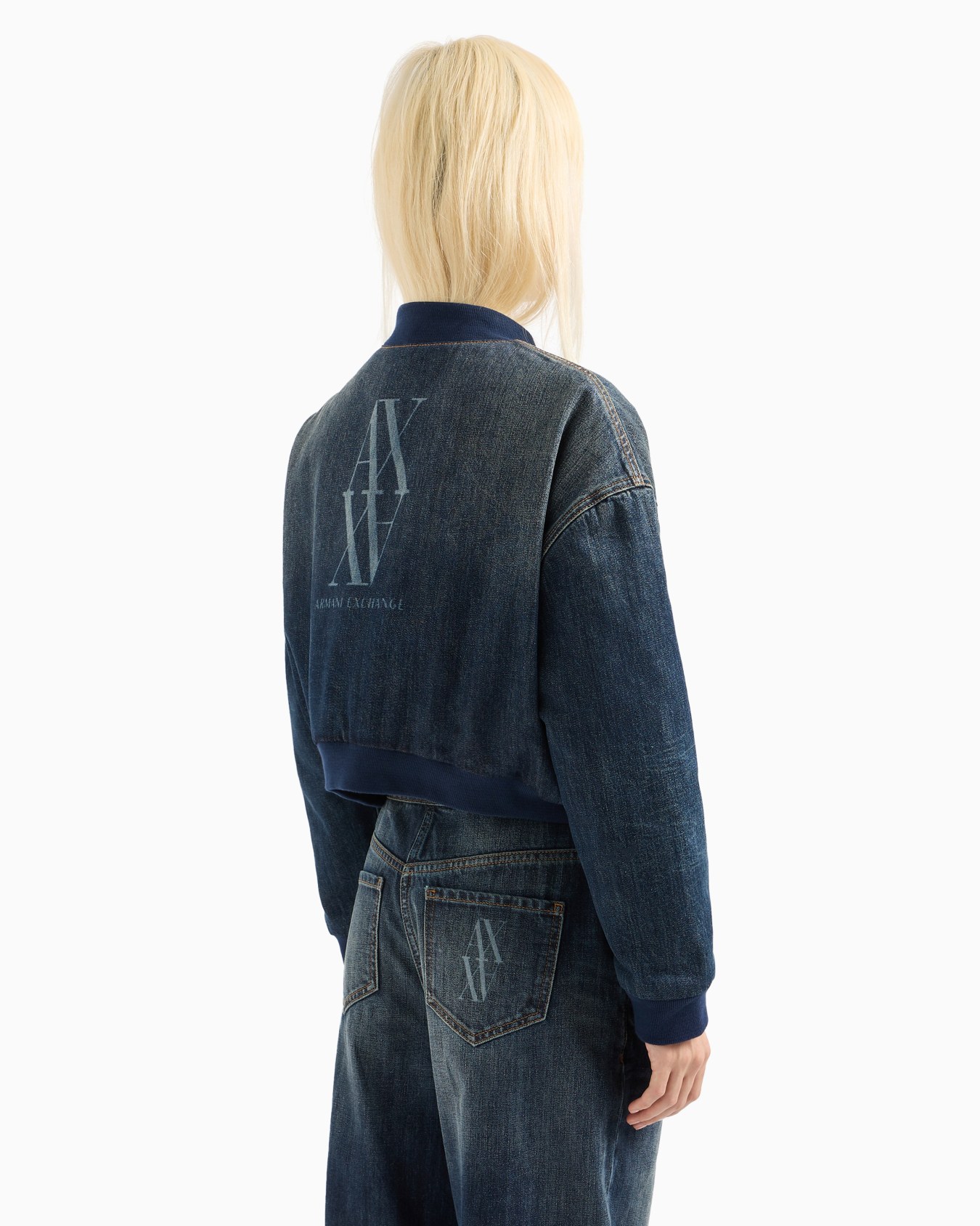 Chaqueta vaquera rígida con logo monograma en la espalda Diapositiva 2