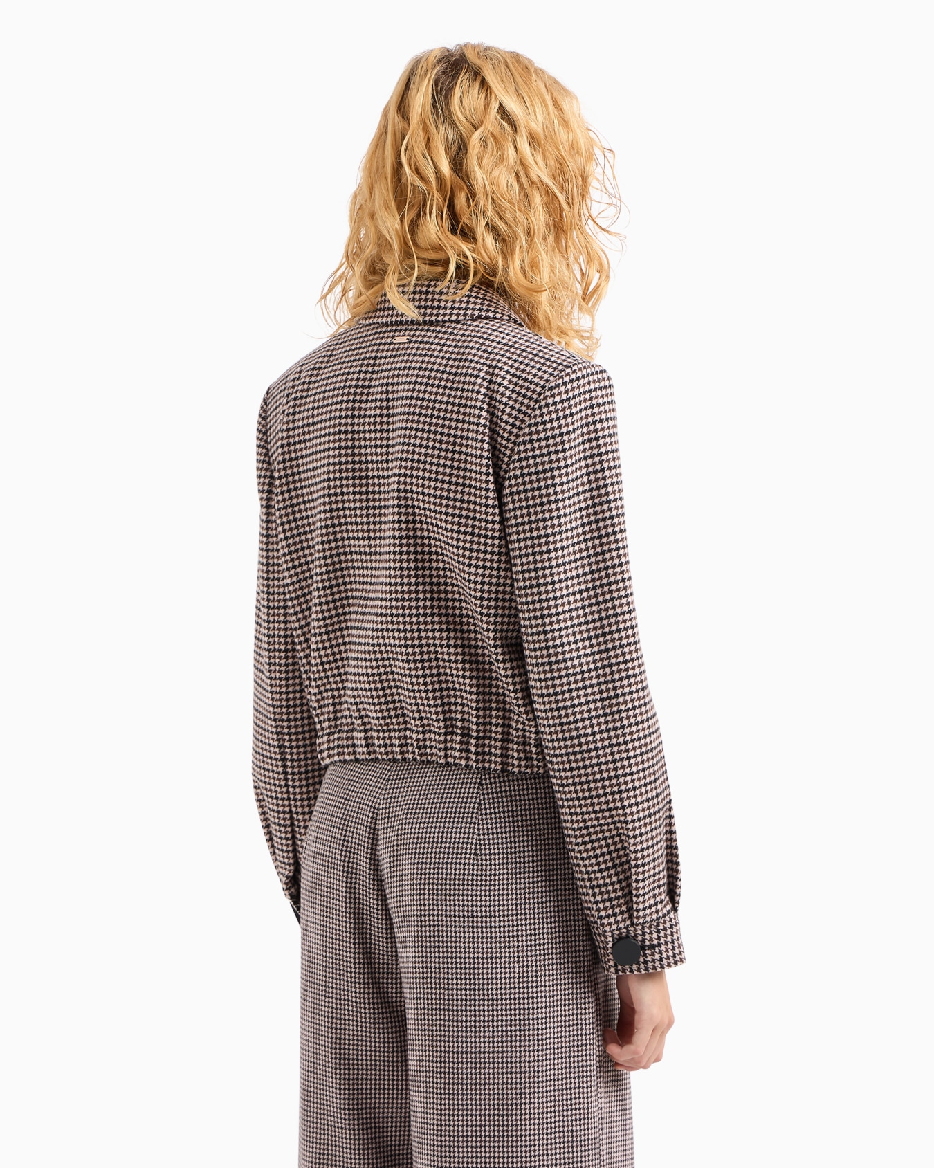 Short pleated jacket Slide 2