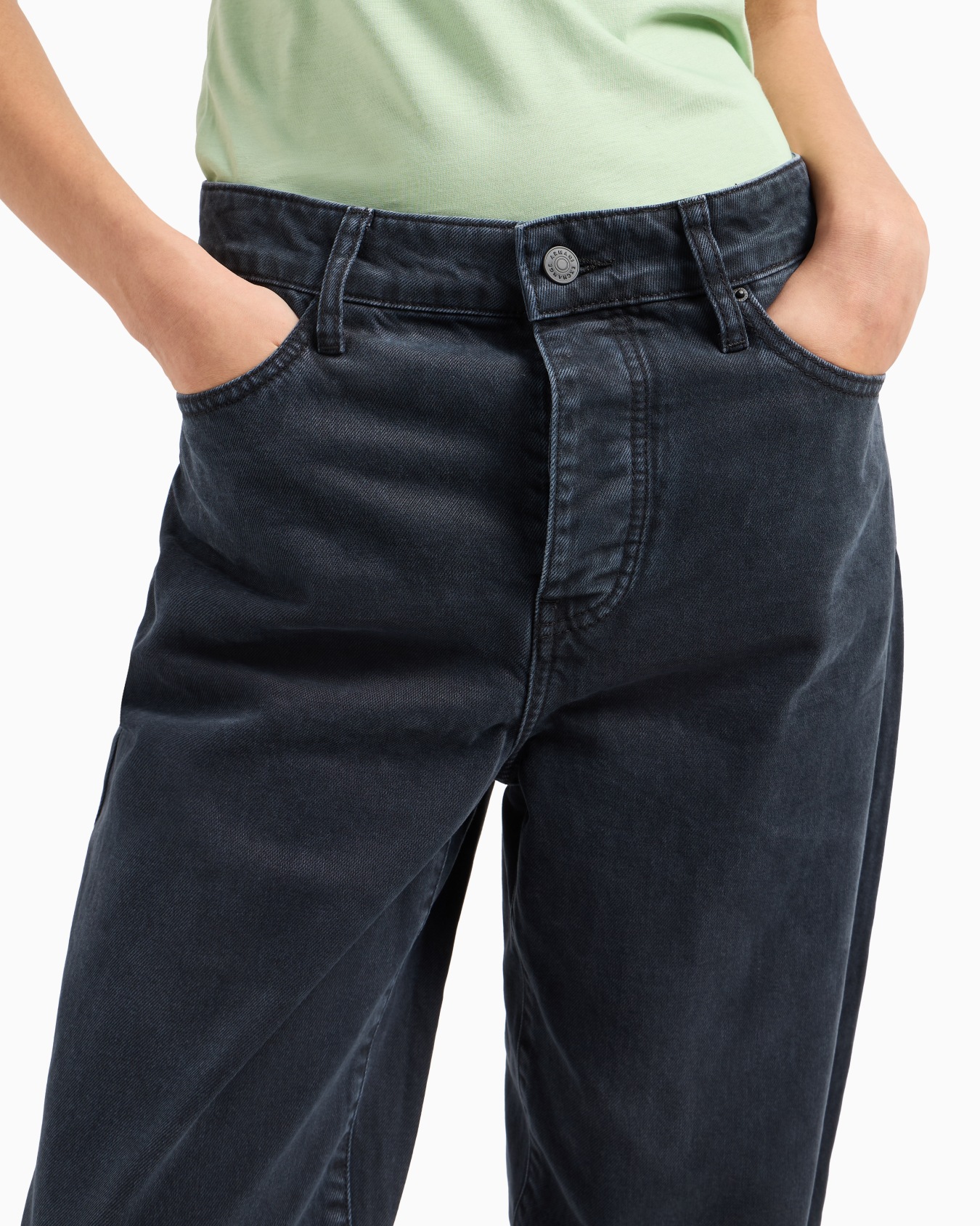 Vaqueros carrot fit J51 en denim rígido con monograma bordado Diapositiva 4