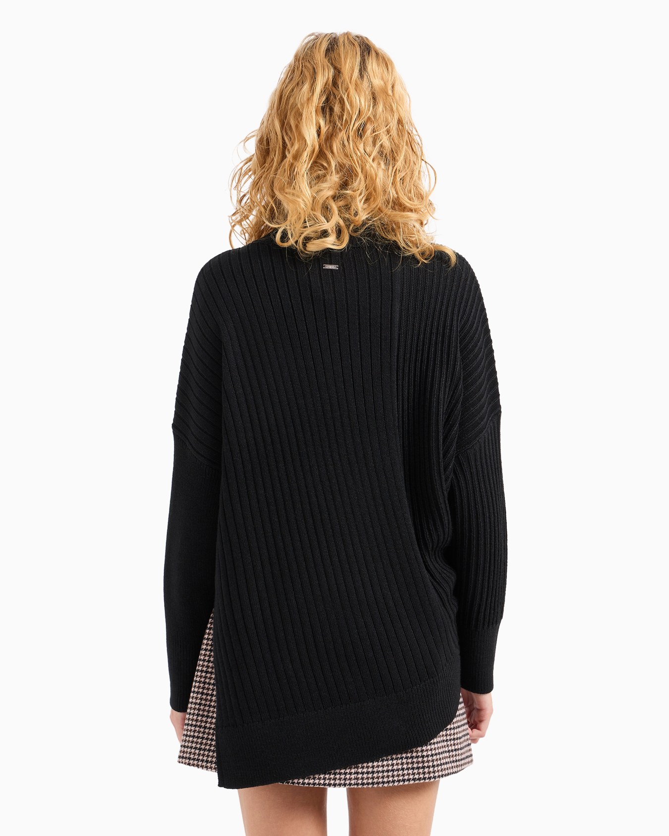Asymmetrical high neck knitted sweater Slide 2