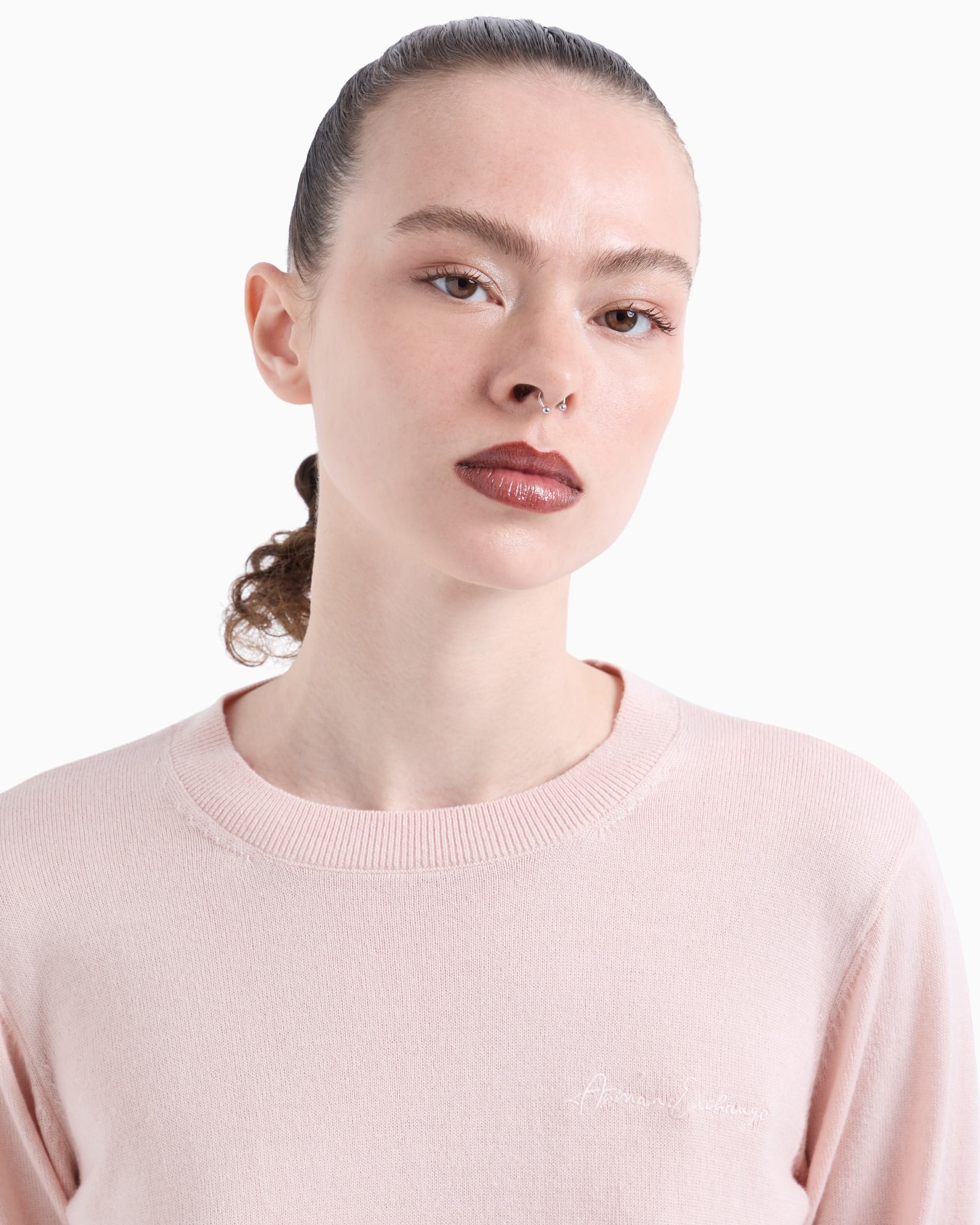 Round neck sweater with embroidered logo Slide 4