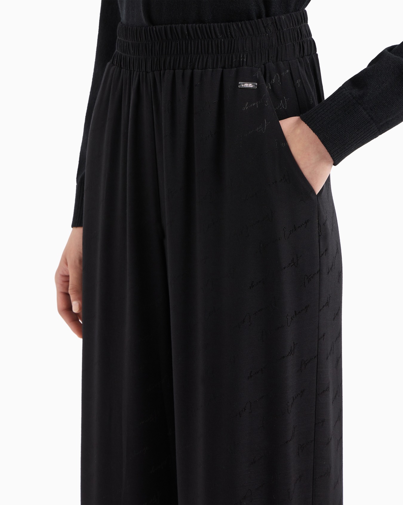 Trousers in flowing fabric Slide 4