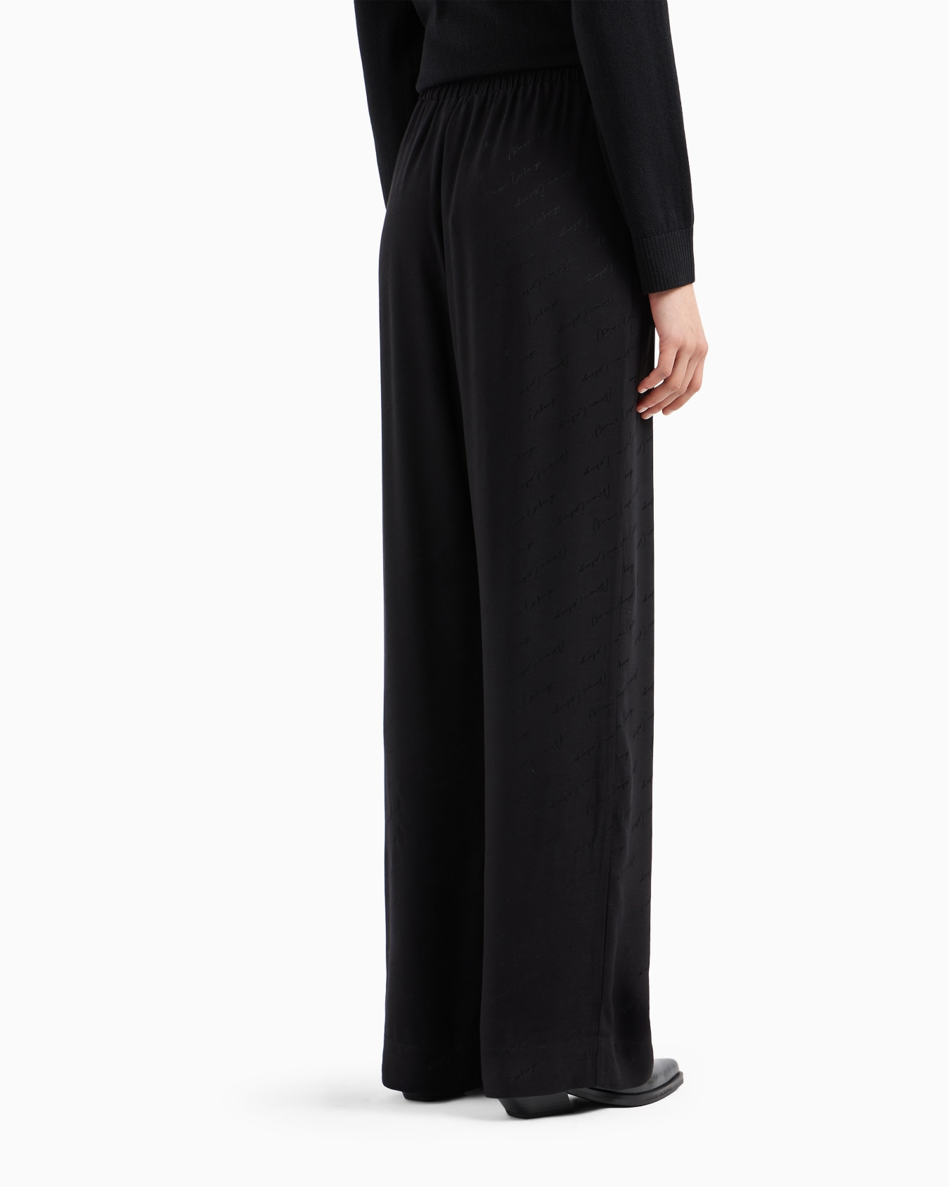 Trousers in flowing fabric Slide 2