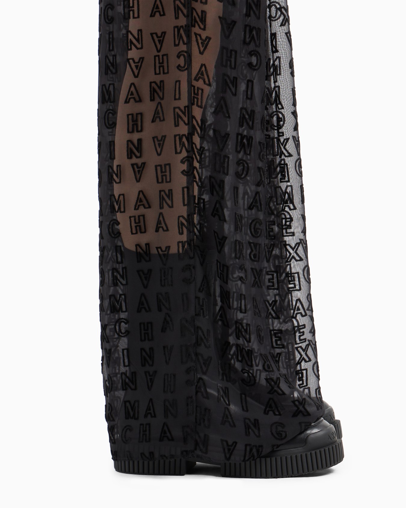 Pantalón ancho transparente con logo por toda la prenda Diapositiva 4