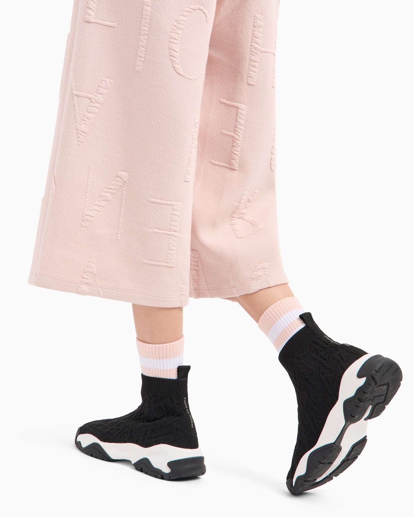 3/4 length wide leg trousers in French terry with embossed logo Slide 4