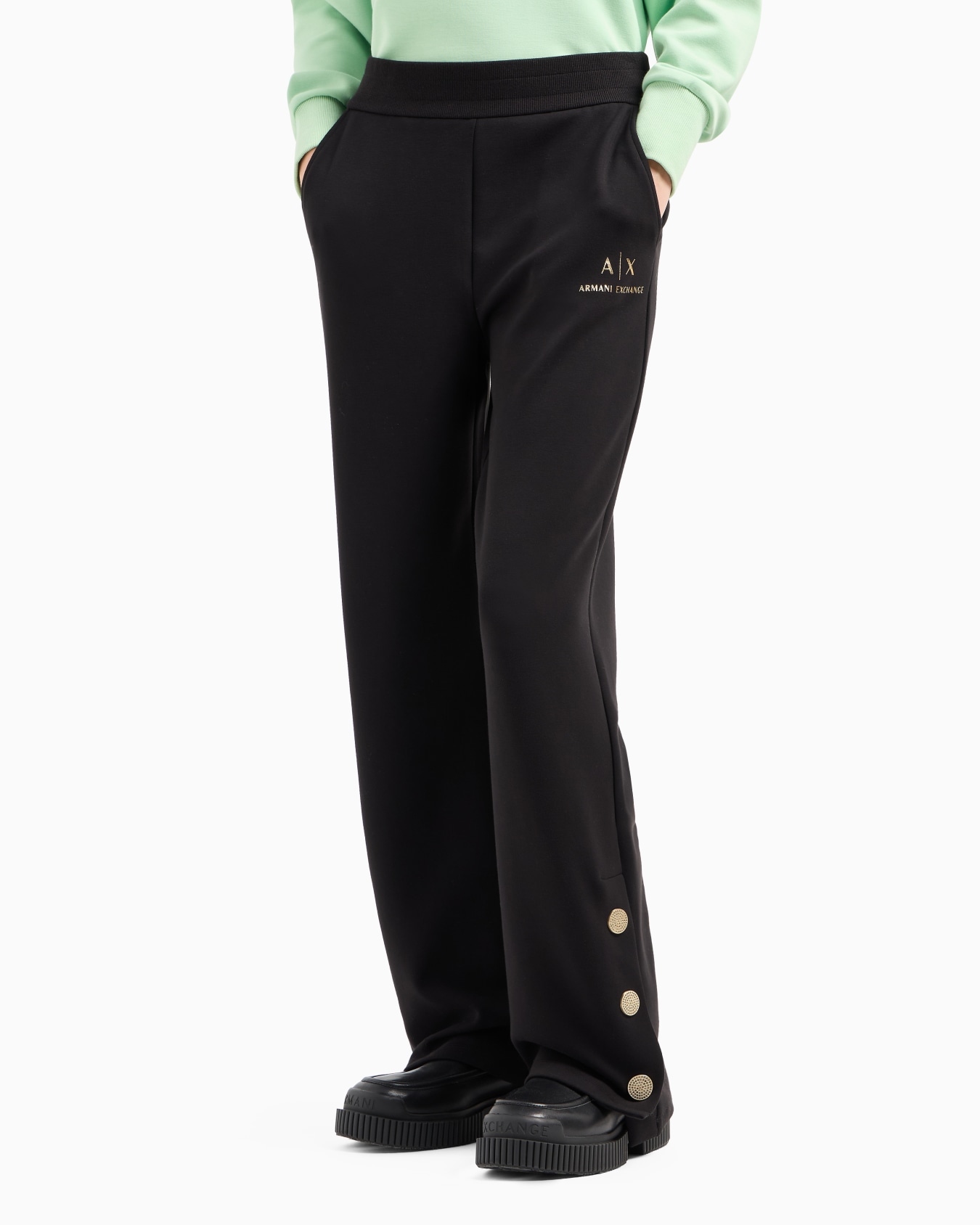 Pantalón ancho con detalles dorados Diapositiva 1