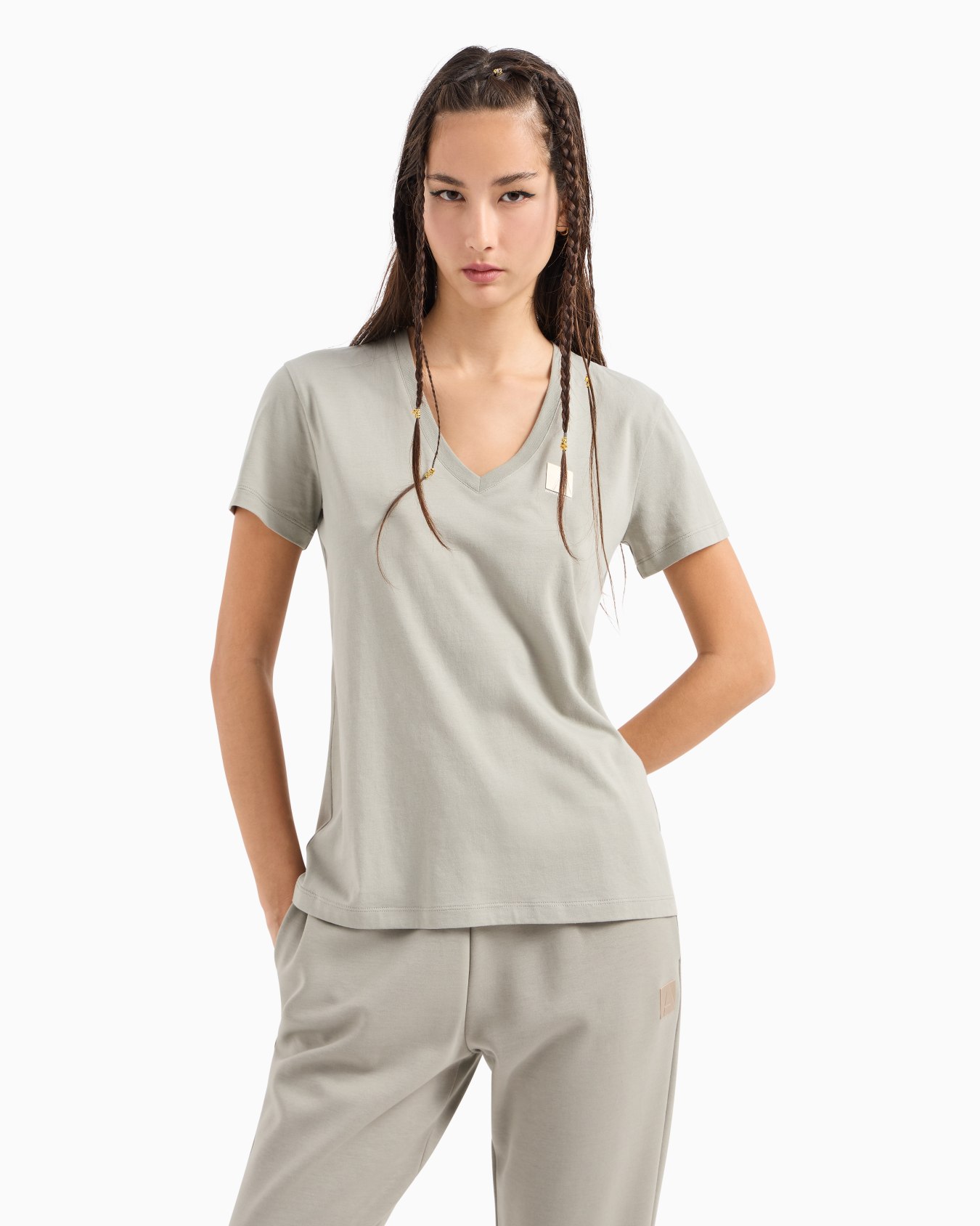 Camiseta regular fit con cuello de pico y logo Diapositiva 1