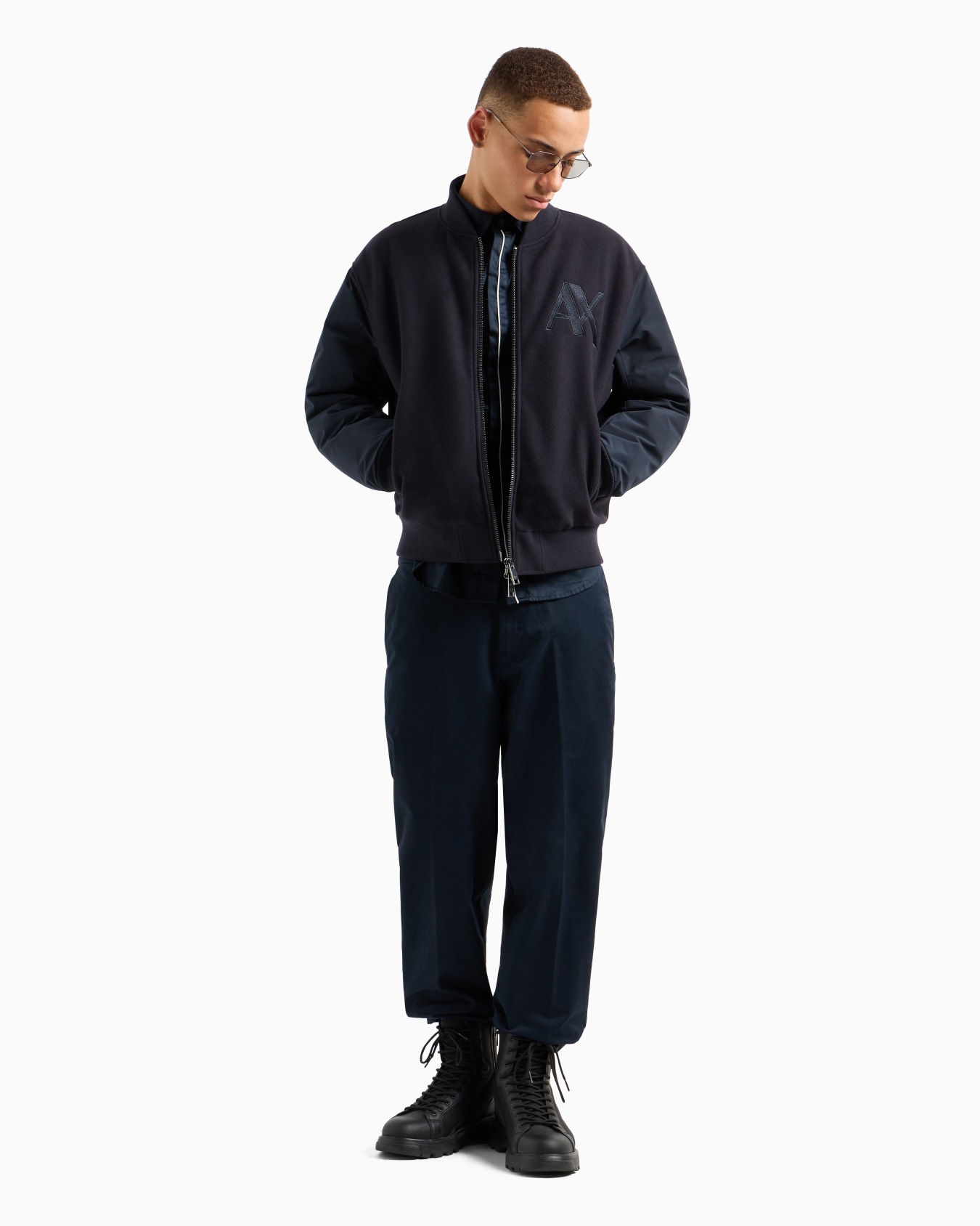 Camisa regular fit de satén de algodón con ribetes Diapositiva 3