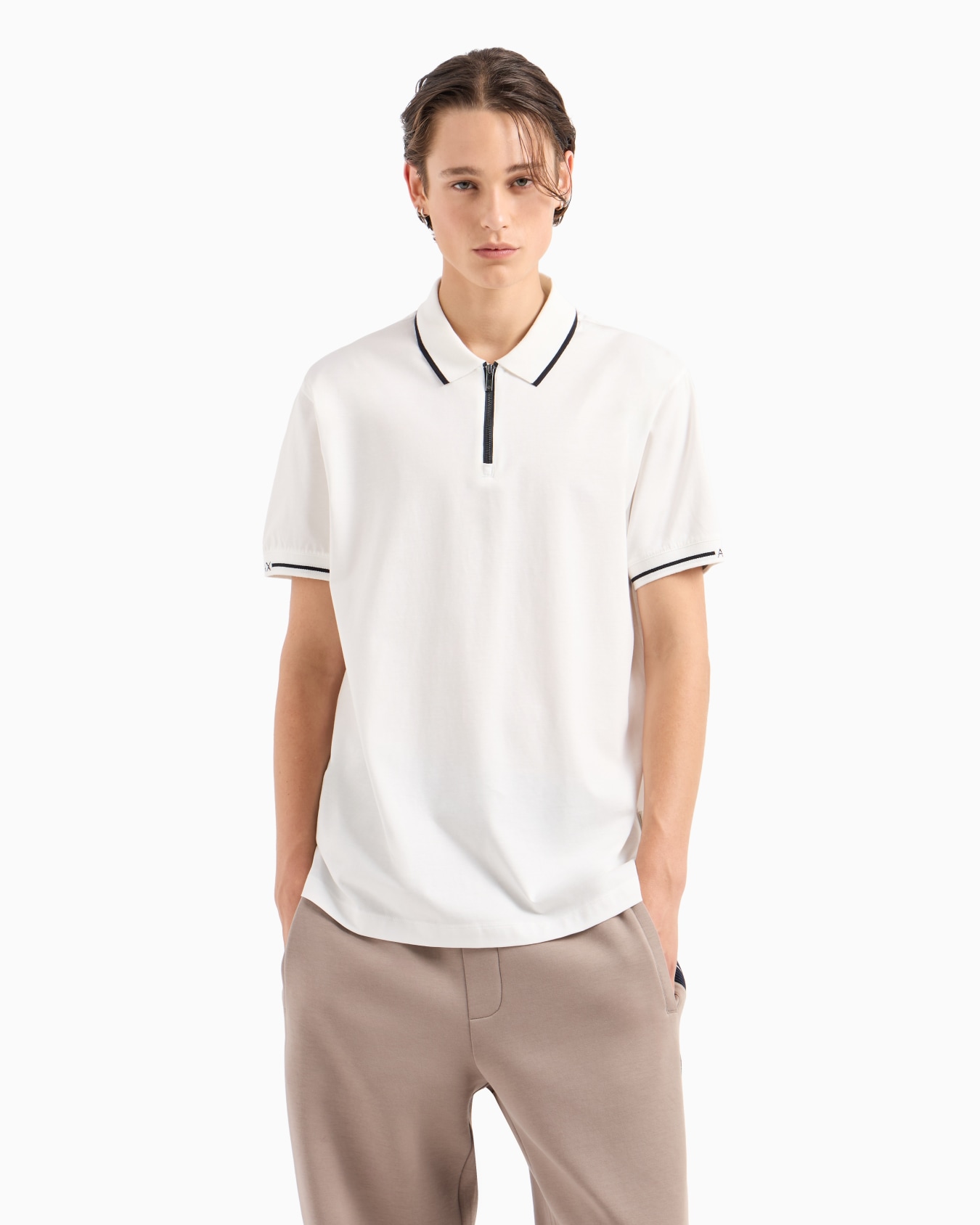 Polo regular fit con cremallera y perfiles en contraste en algodón  Diapositiva 1