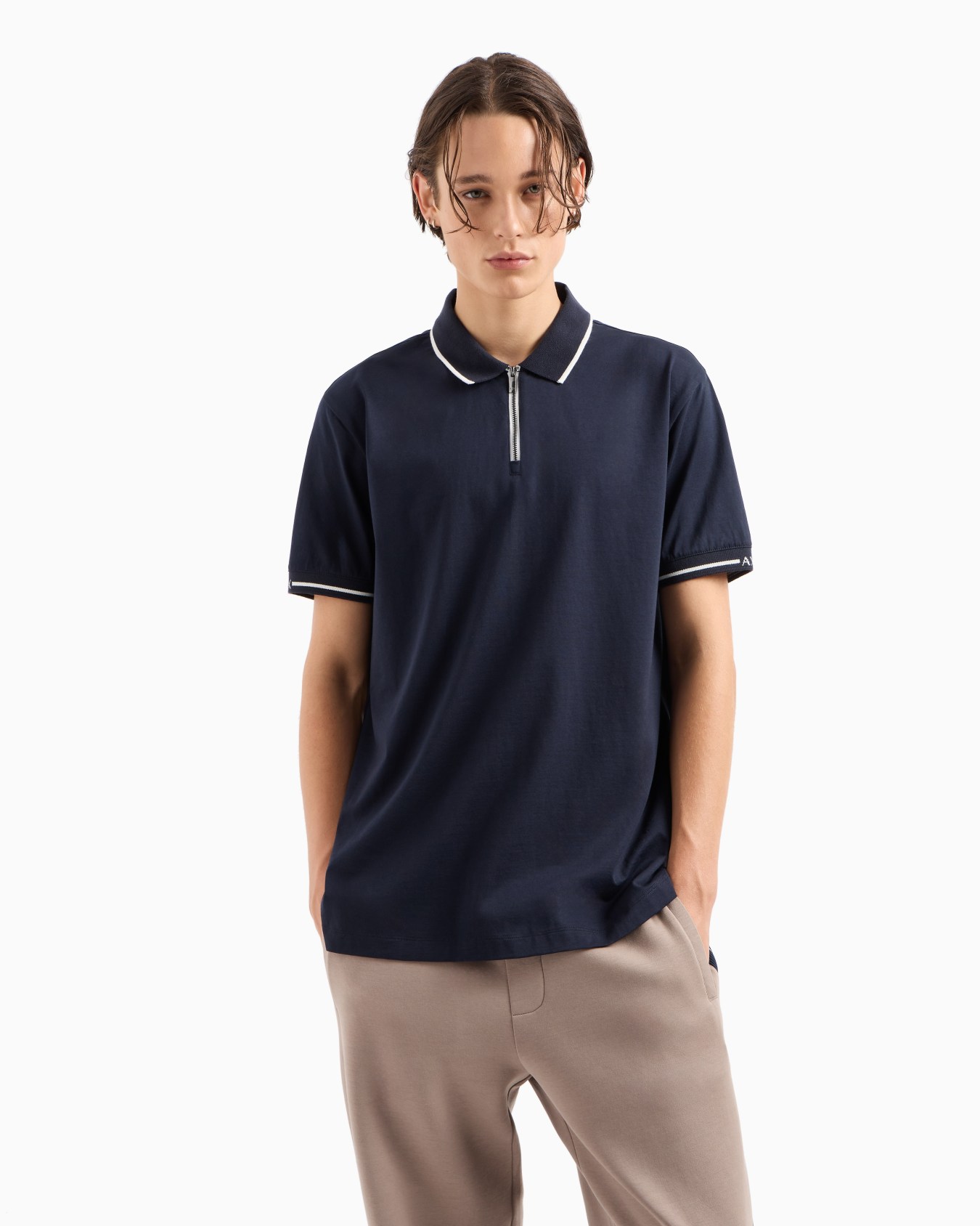 Polo regular fit con cremallera y perfiles en contraste en algodón  Diapositiva 1