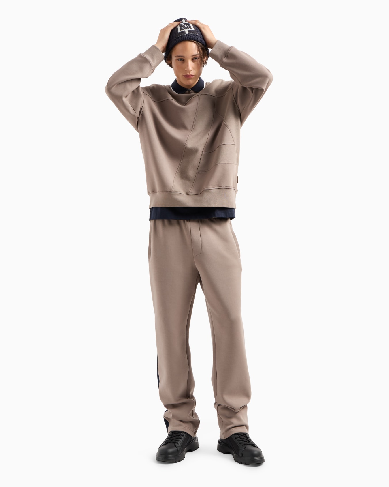 Polo regular fit con cremallera y perfiles en contraste en algodón  Diapositiva 3