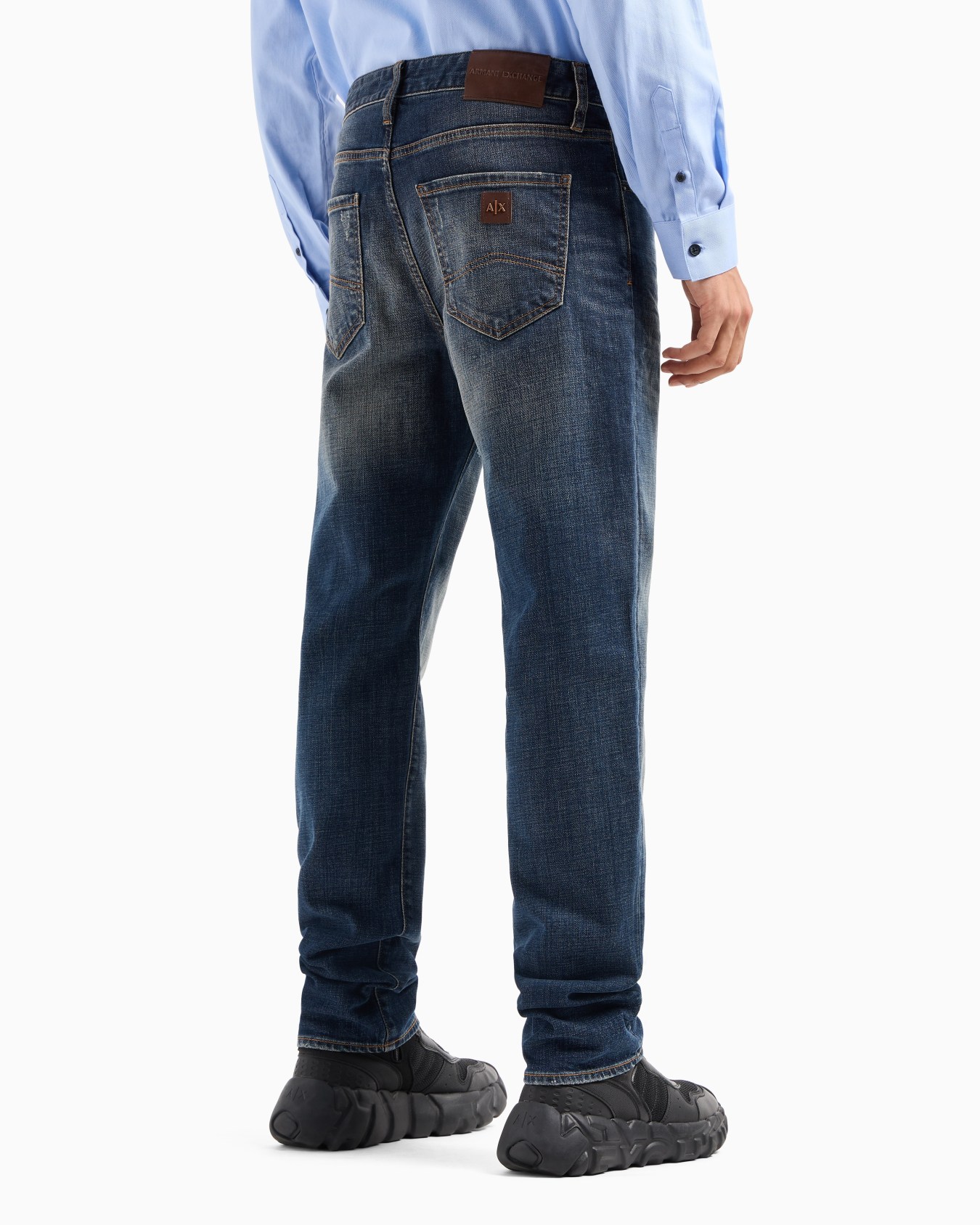 Vaqueros J13 de corte slim en denim índigo Diapositiva 2