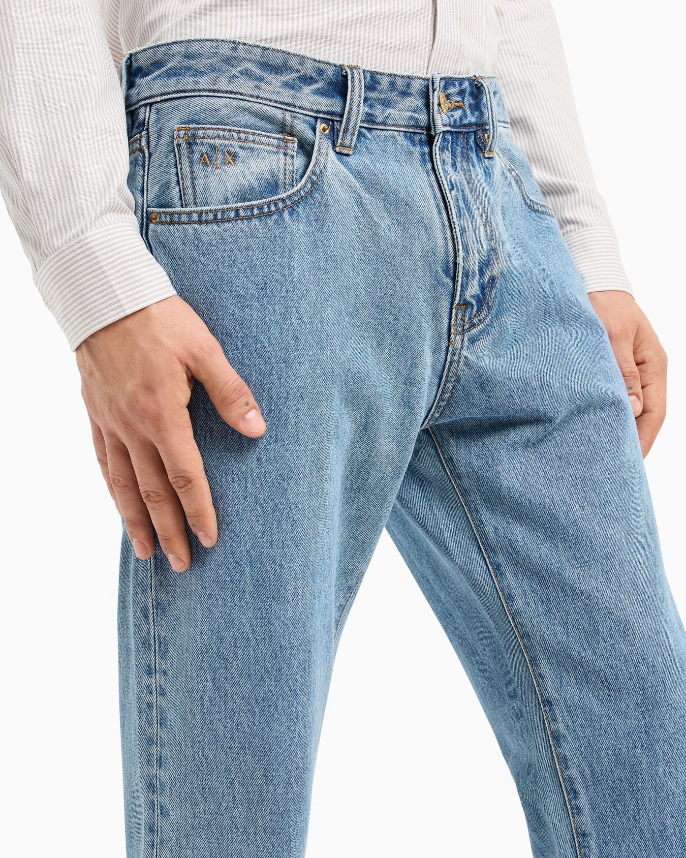 Jeans J16 straight fit in denim indigo di cotone  Slide 4