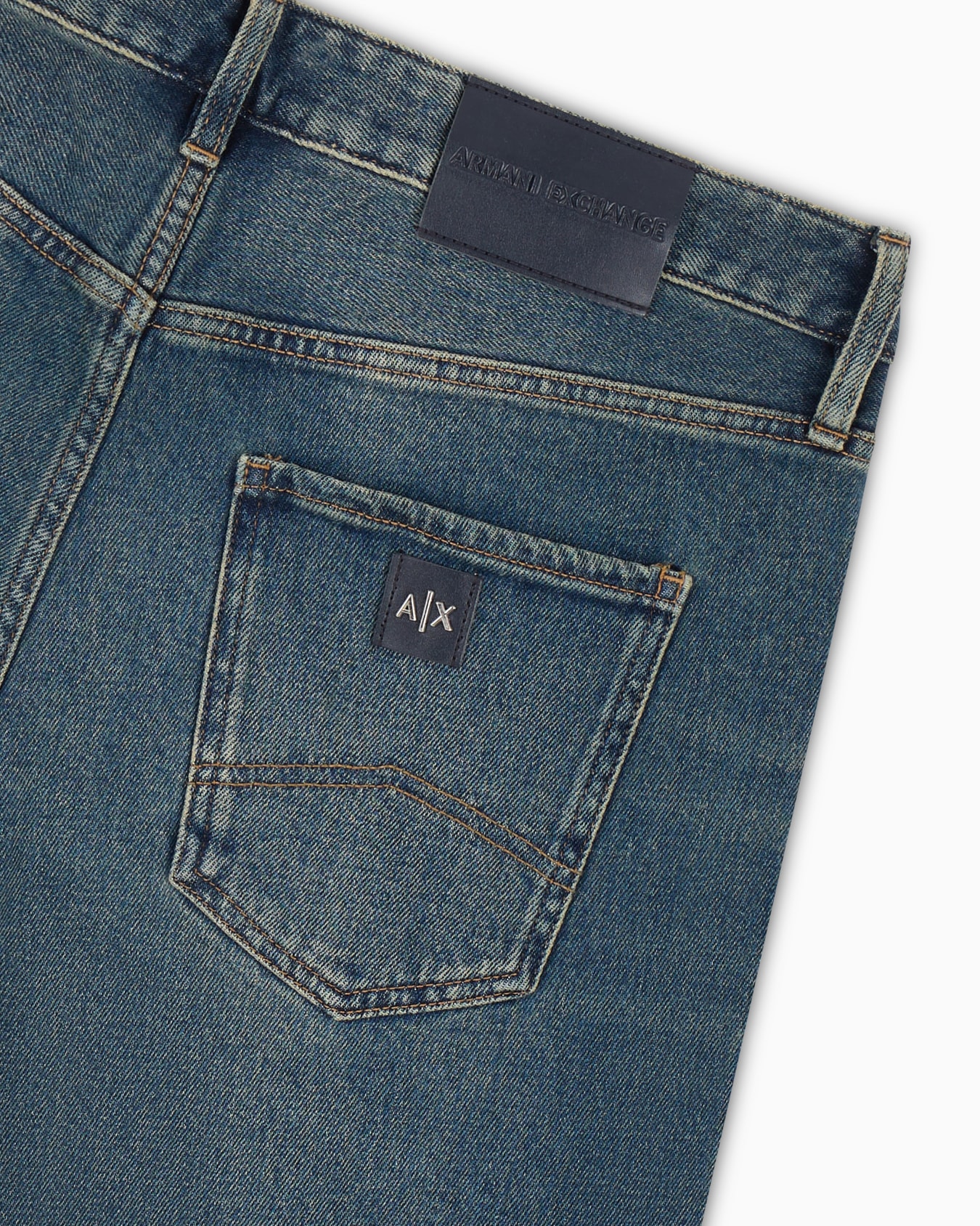 Vaqueros J16 de corte recto en denim de algodón índigo  Diapositiva 5