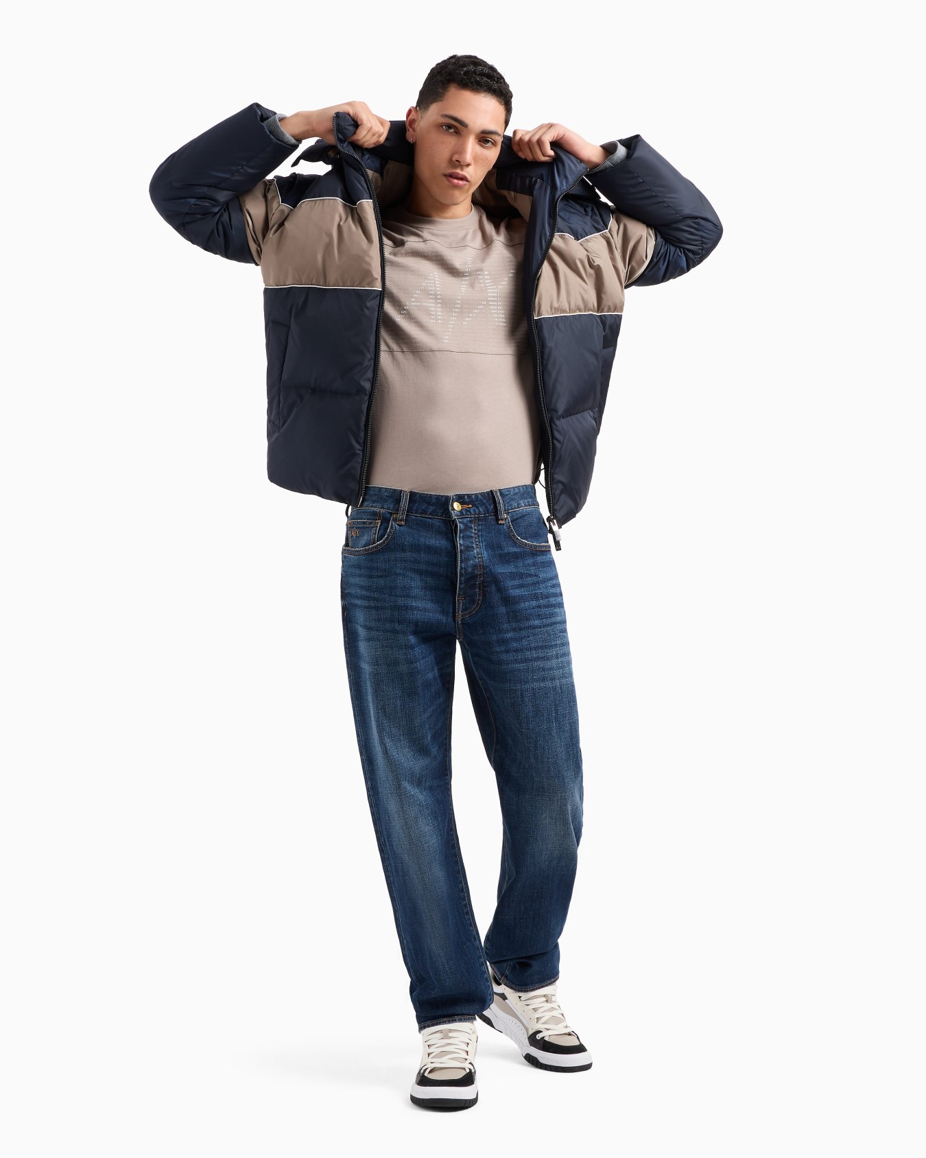 J88 relaxed comfort fir jeans in denim Slide 3