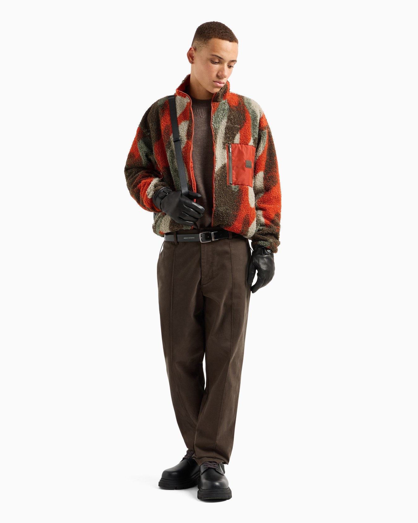  yarn crewneck sweater Slide 3