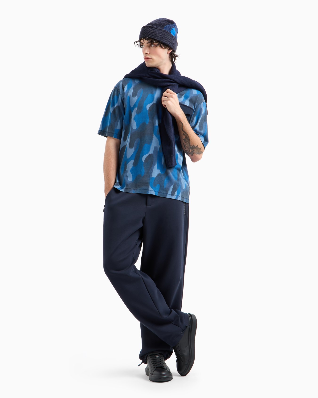Relaxed fit camouflage T-shirt with logo pocket Slide 3