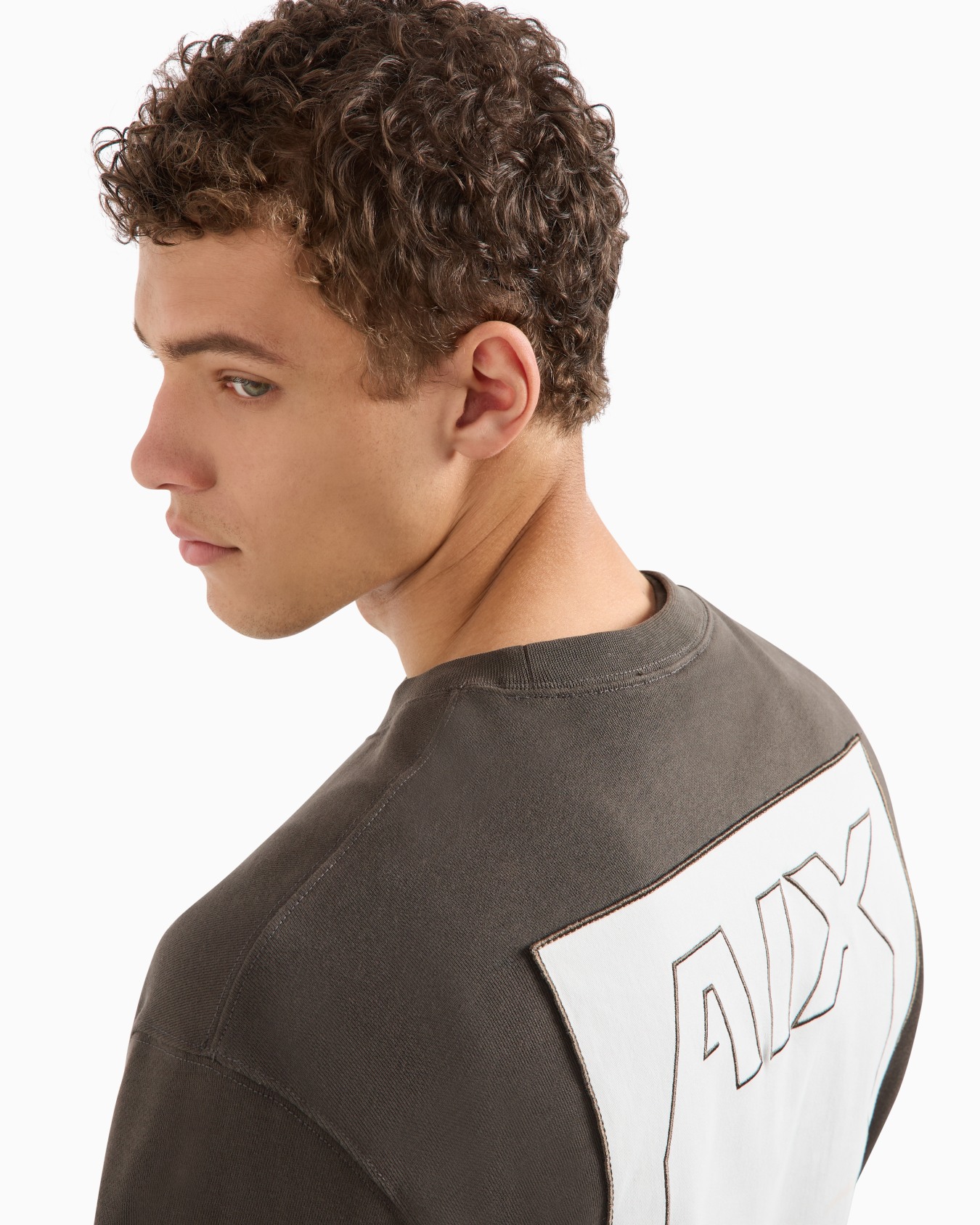 Sweatshirt mit Rundhalsausschnitt und Maxi-Print auf der Rückseite aus -Baumwolle Folie 4