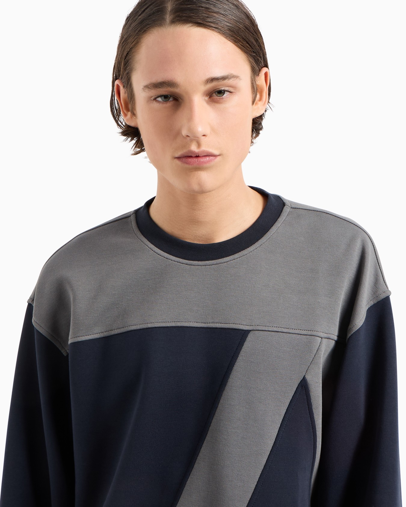  organic cotton crewneck sweatshirt with maxi logo and A-line Slide 5