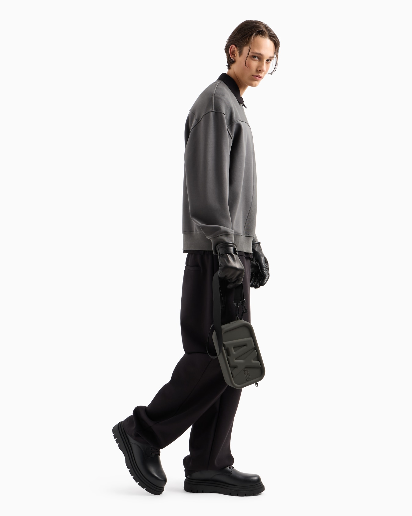  organic cotton crewneck sweatshirt with maxi logo and A-line Slide 3