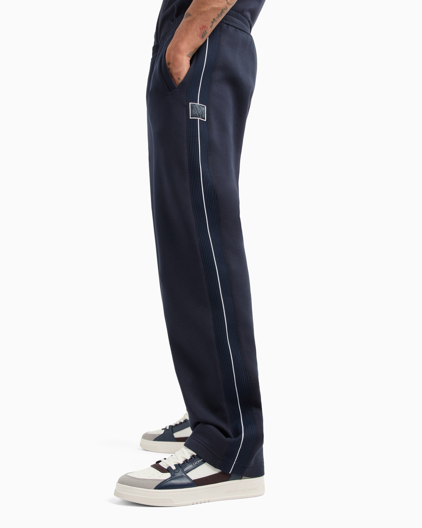 Regular fit trousers in stretch cotton with elasticated waist Slide 4