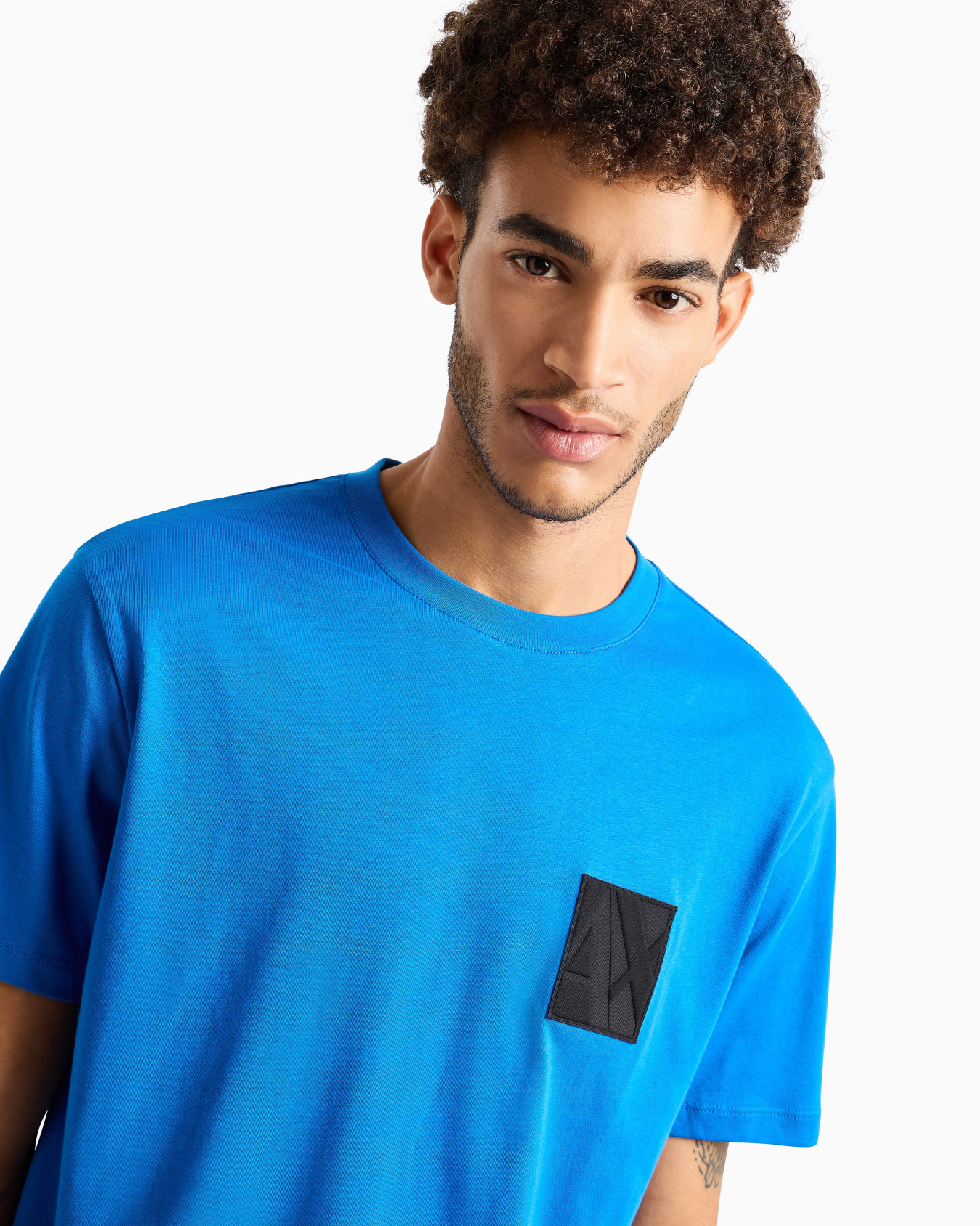 T-shirt regular fit con applicazione logo Slide 4