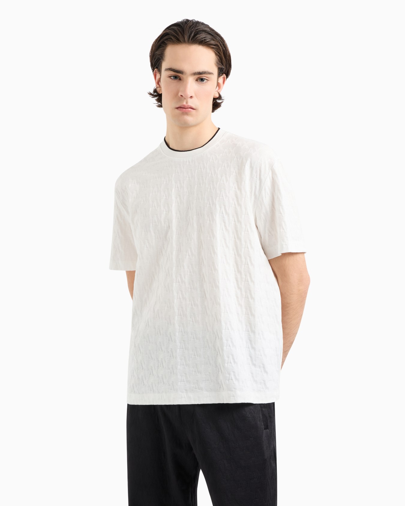 Camiseta regular fit con cuello redondo en contraste ASV Diapositiva 1