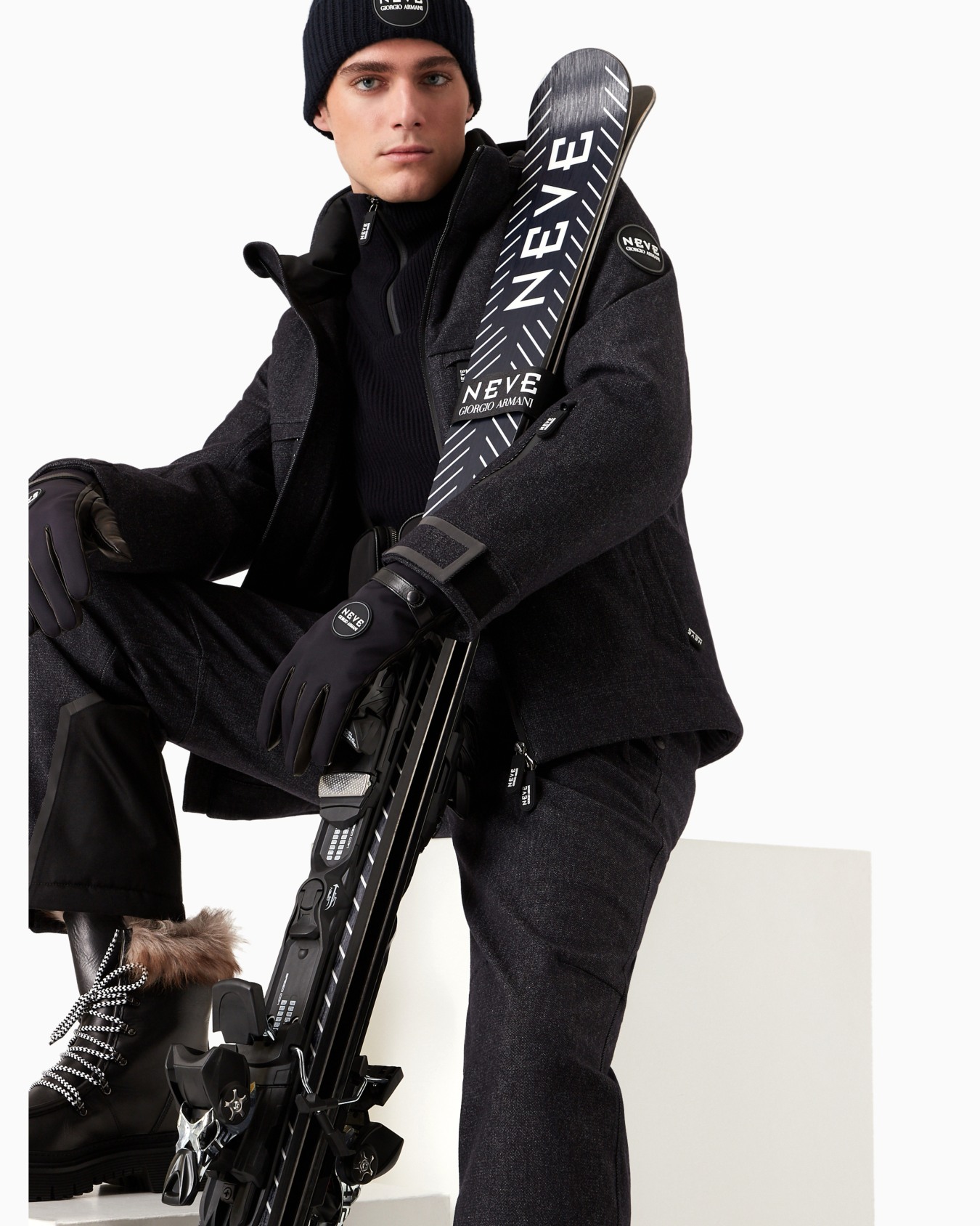 Giorgio Armani Neve mock-neck jumper in wool and cashmere Slide 4